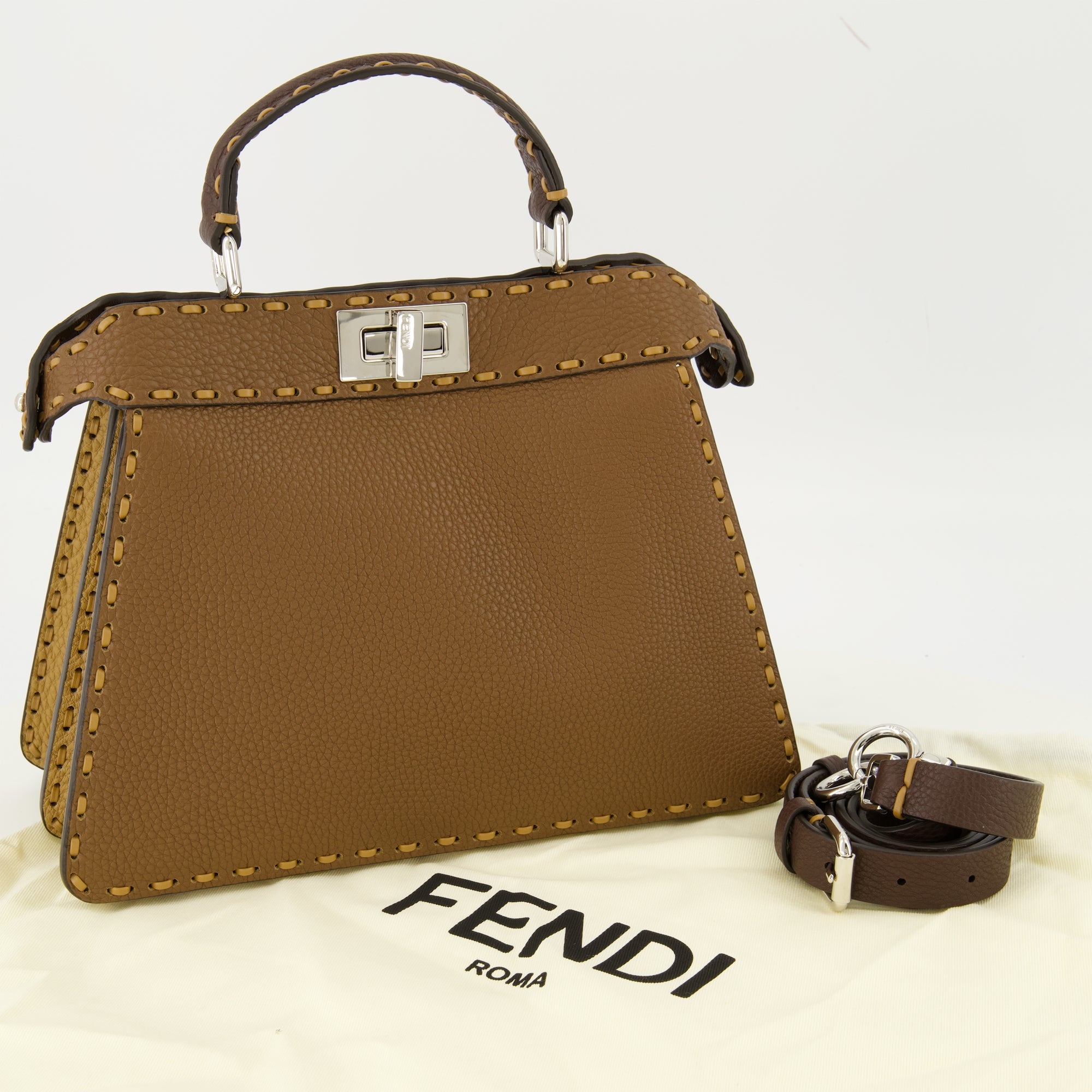 여성을 위한 Fendi 브랜드의 Peekaboo ISeeU 아이템 이미지 - 2025 가을-겨울 시즌 - 세부보기_2