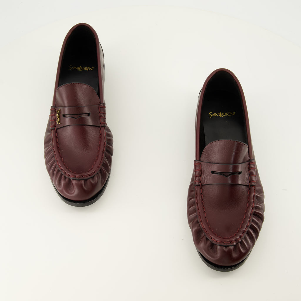 Mocassins Loafer aus geschmeidigem Leder in Burgunderrot Saint Laurent Bordeaux Homme