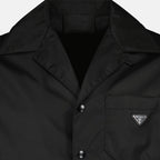 Imagen de la camisa de nylon negra de la marca Prada para Hombre - Temporada Primavera-Verano 2026 - Vista Detallada_1
