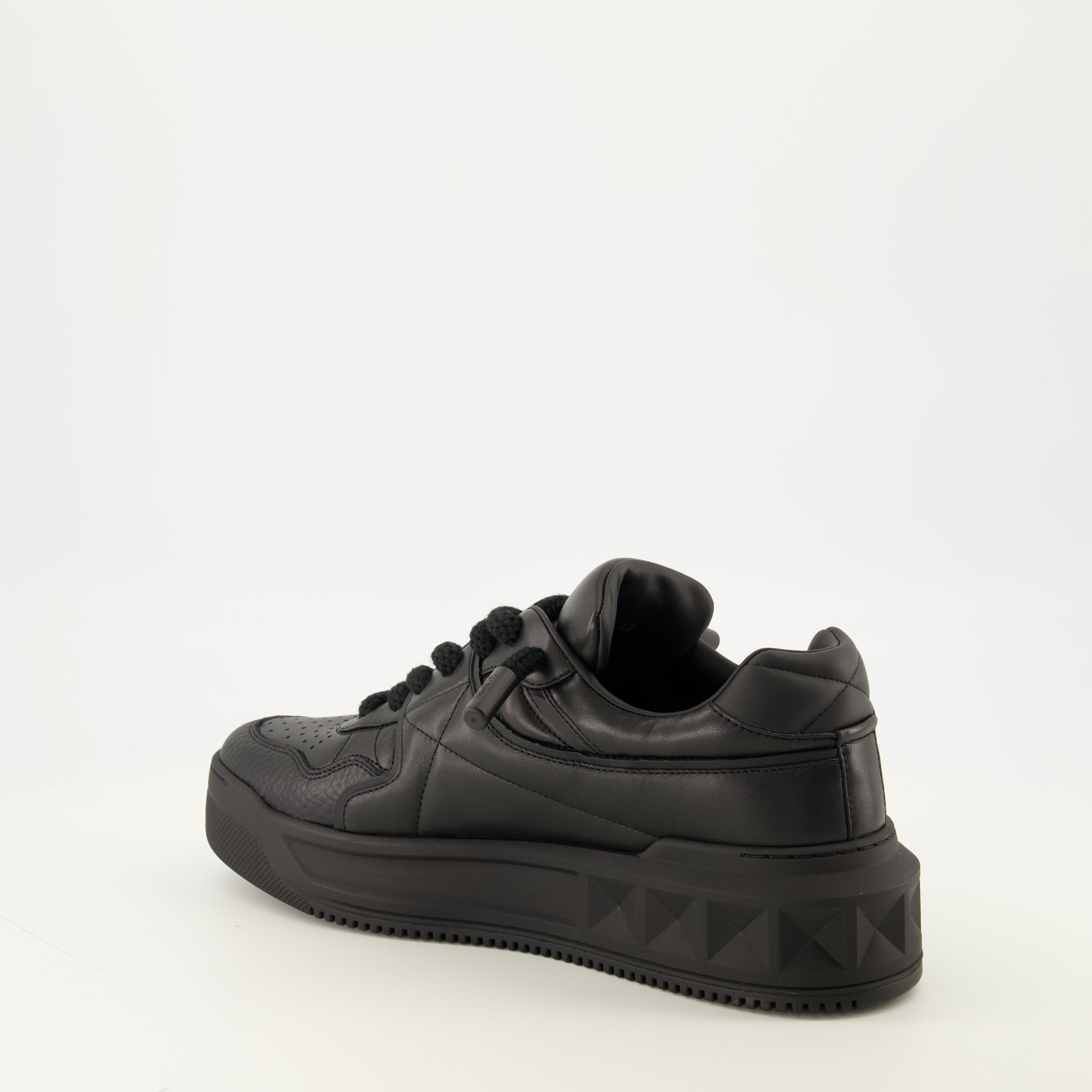 Baskets ワンスタッド XL ブラックスニーカー Valentino Garavani Noir Homme