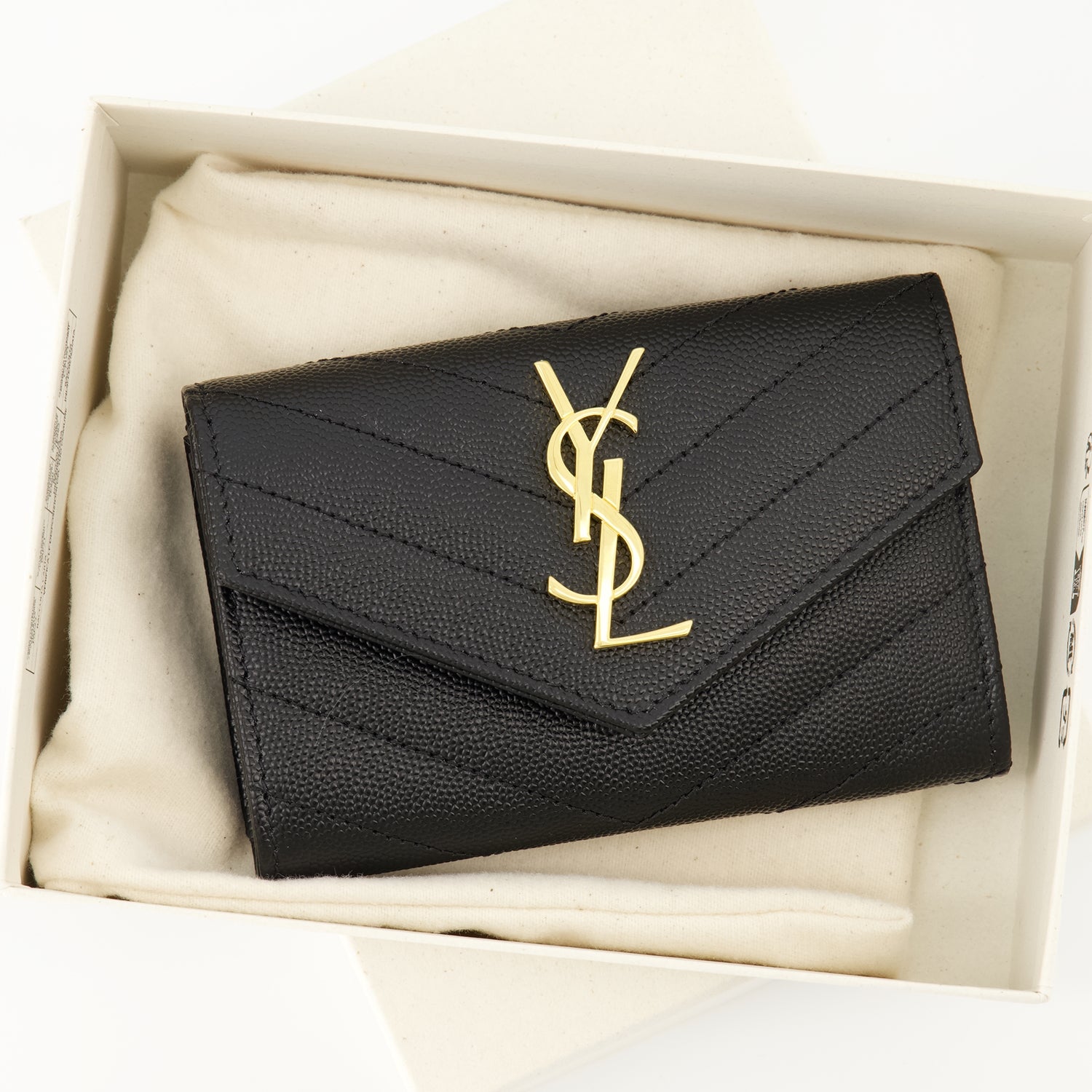 Bild der Cassandre Geldbörse der Marke Saint Laurent für Damen - Herbst-Winter 2025 - Detaillierte Ansicht