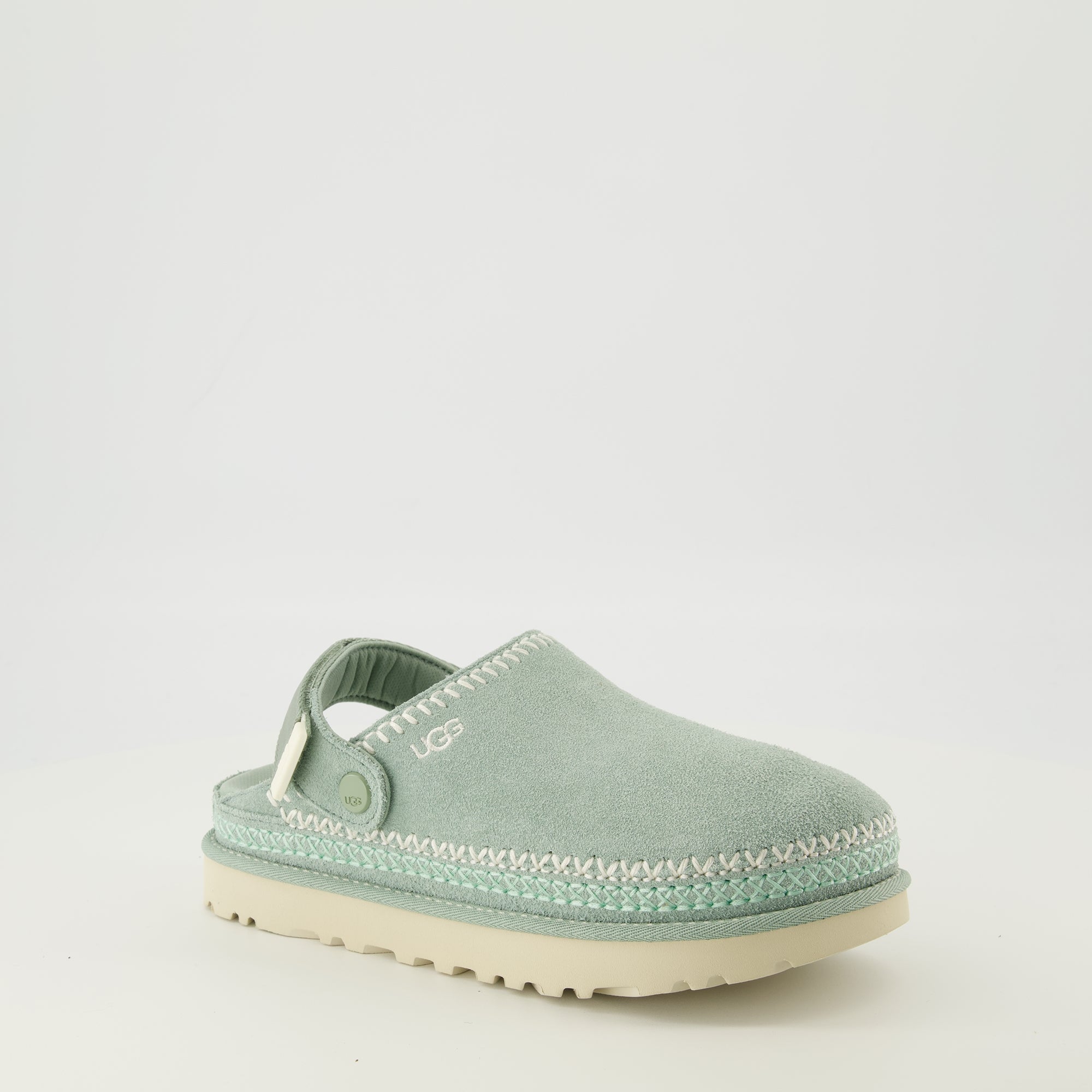 Image of the Green Goldenstar Clogs from Ugg for Women - Spring-Summer 2026 - Three-Quarter Front Right View