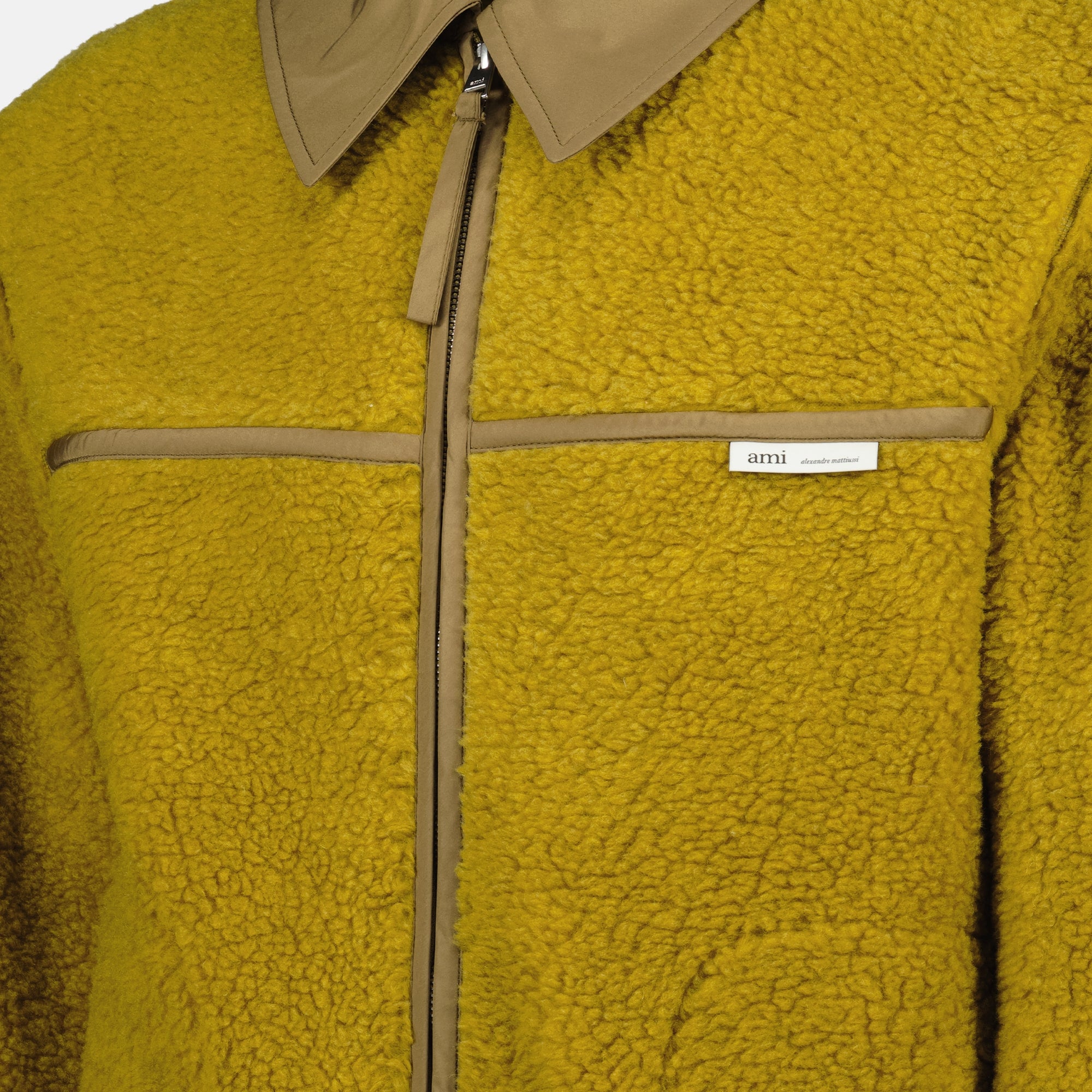 Image of the Ami PARIS men's khaki wool fleece jacket - Autumn-Winter 2025 season - Detailed view_1