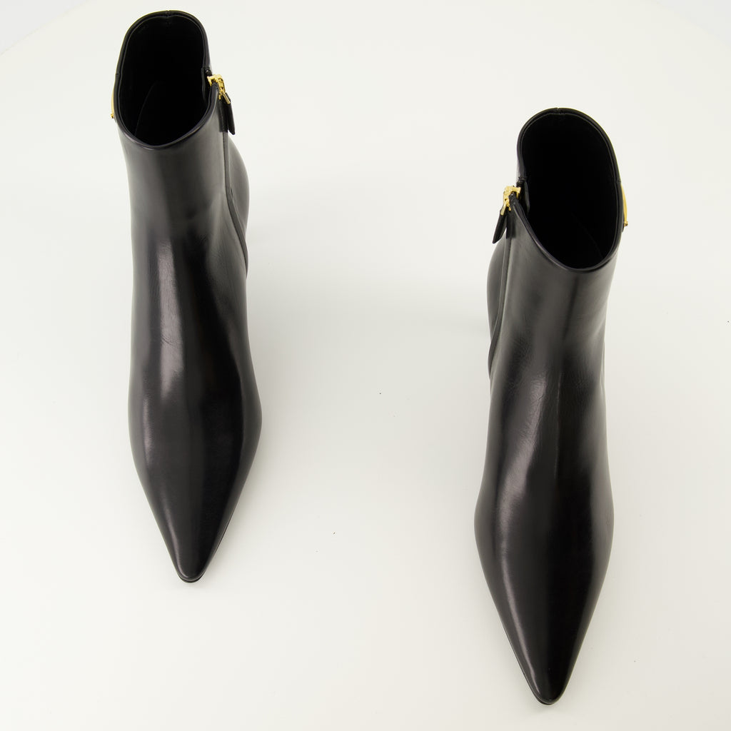 Image of Prada brand leather ankle boots for Women - Autumn-Winter 2025 - Top view of the pair of shoes