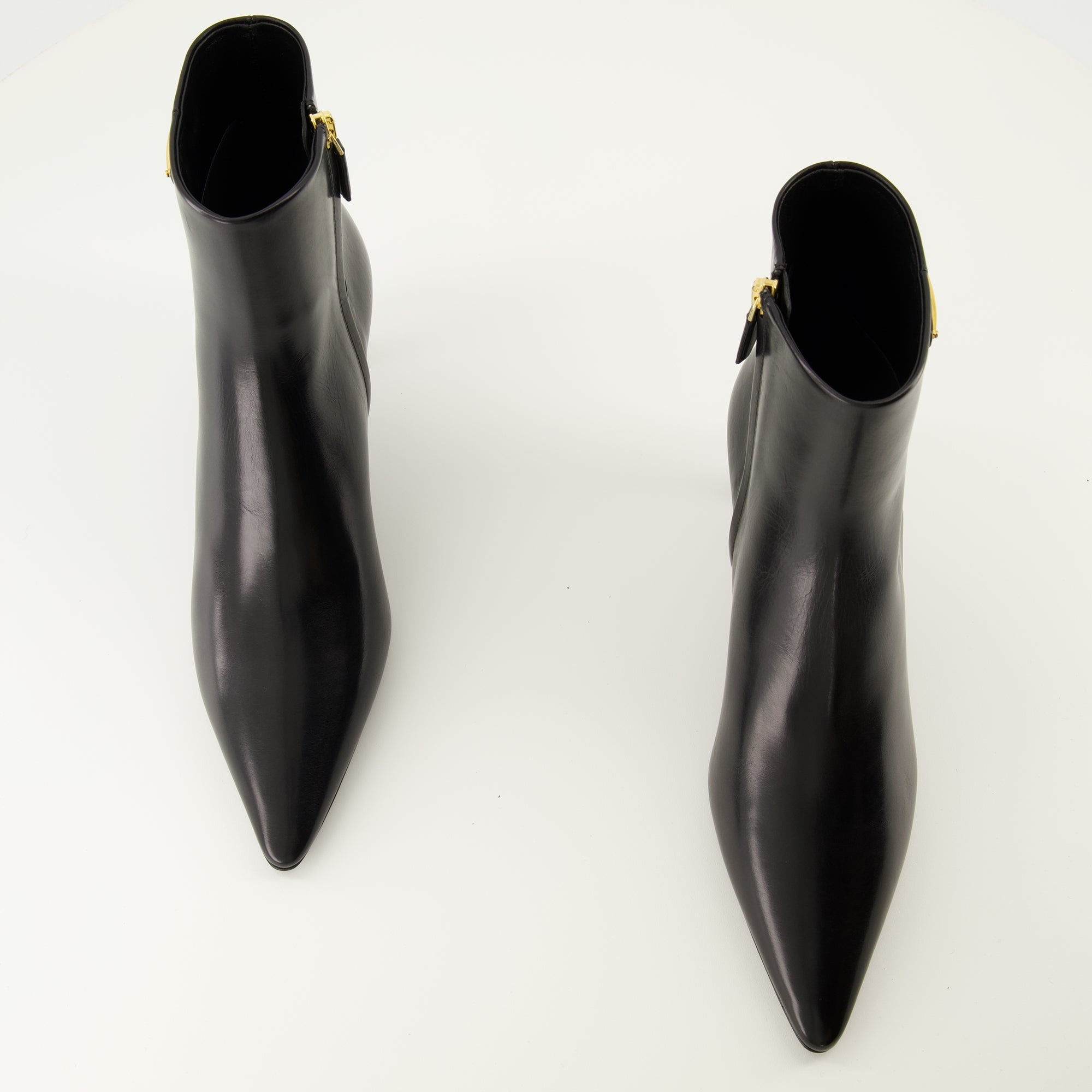 Image of Prada brand leather ankle boots for Women - Autumn-Winter 2025 - Top view of the pair of shoes