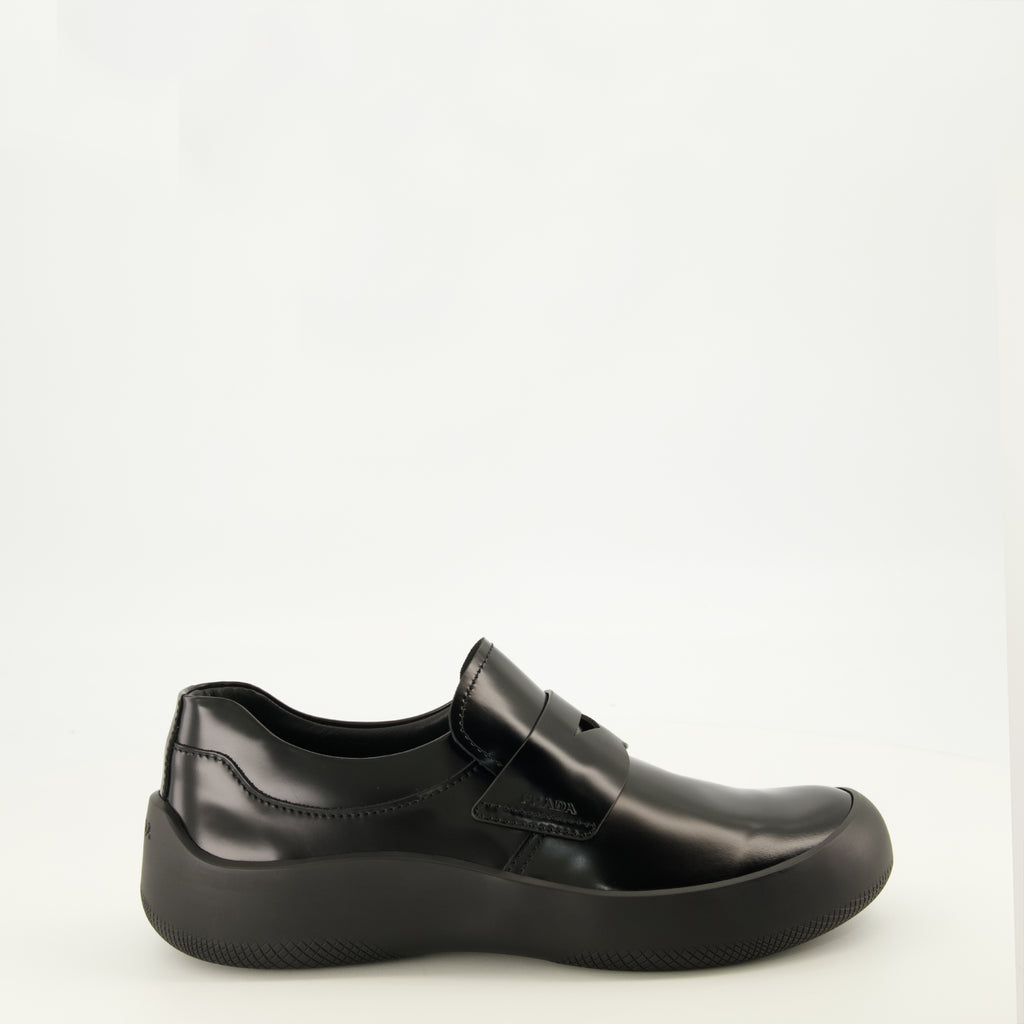 Mocassins 검은색 브러시 가죽 로퍼 Prada Noir Homme