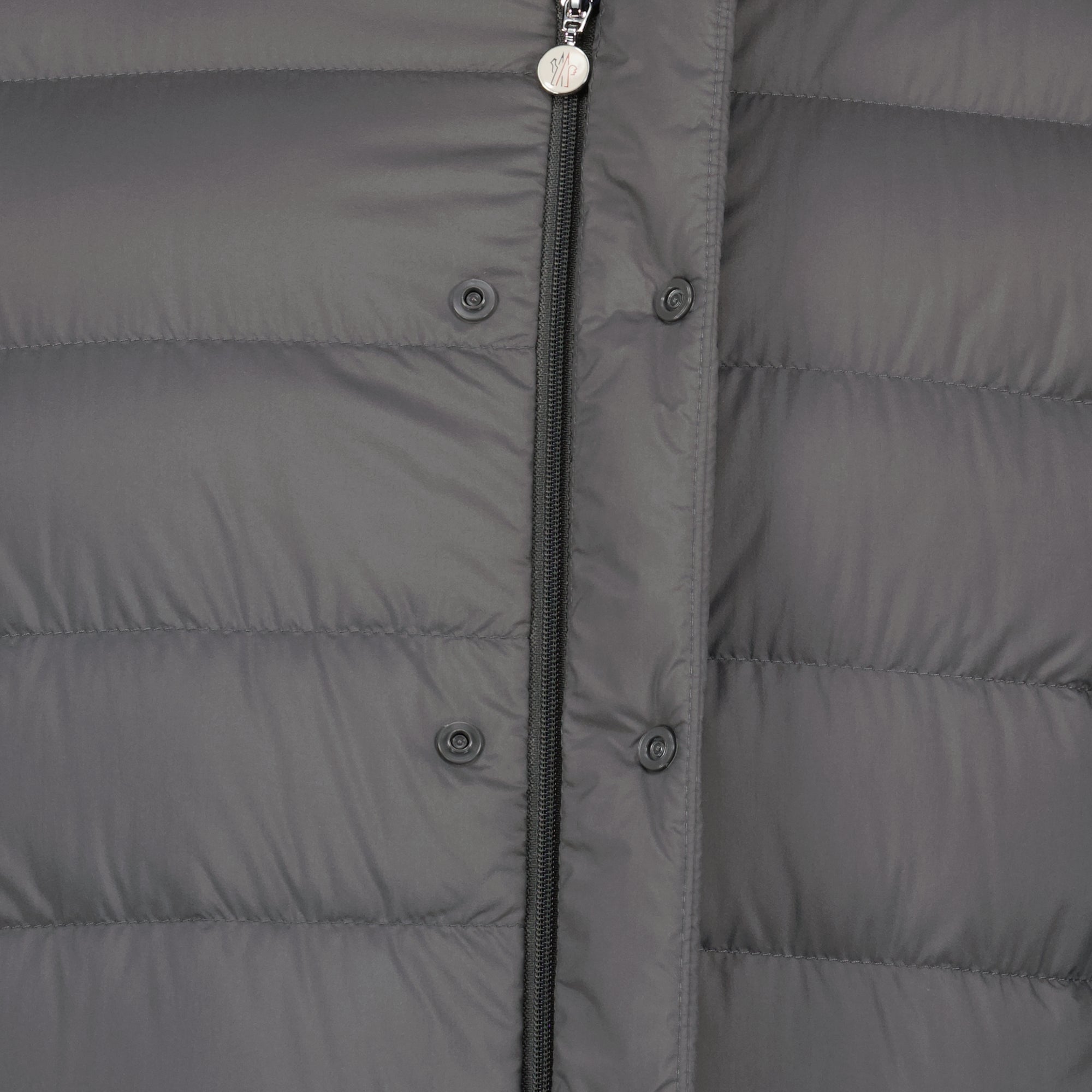 Image of the Selves gray down jacket by Moncler for Men - Spring-Summer 2026 - Detailed View 2