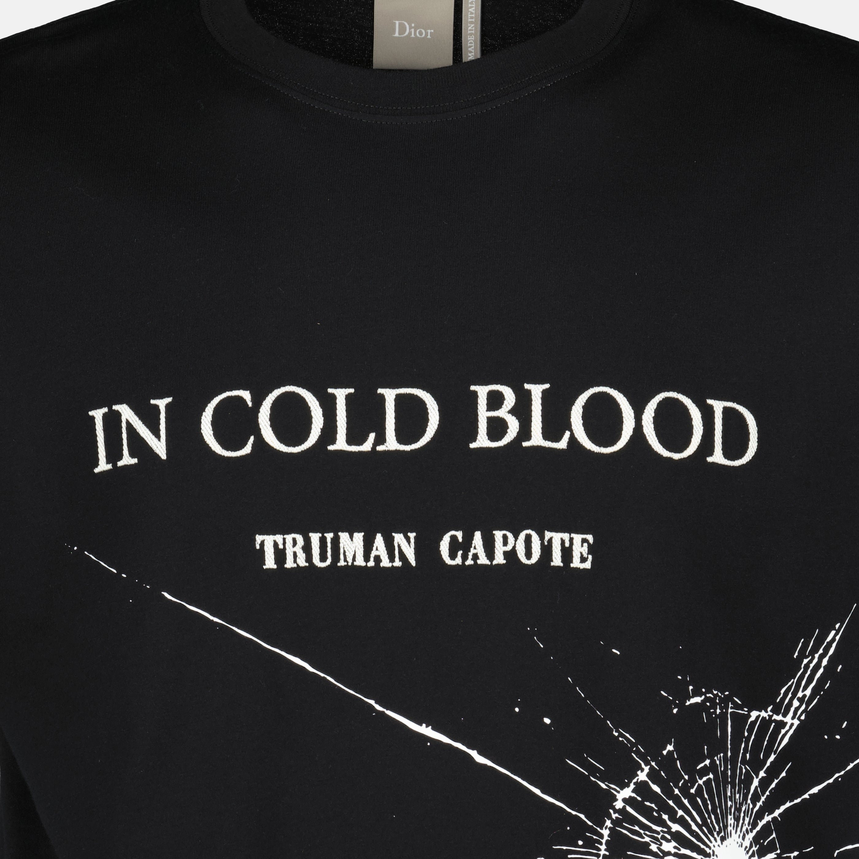 Immagine dell'articolo T-shirt nera con ricamo Book Cover in cotone del marchio Dior per Uomo - Stagione Primavera-Estate 2026 - Vista Dettagliata_2