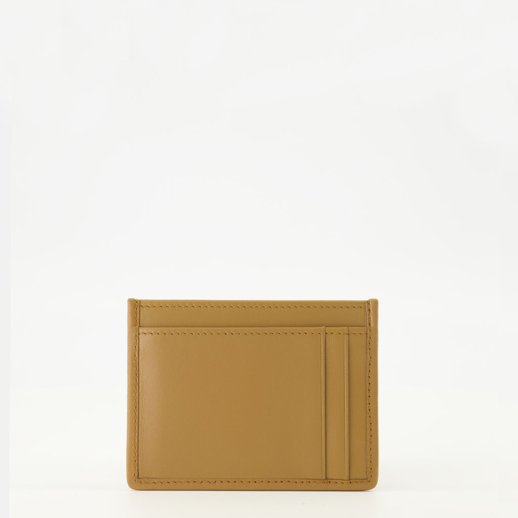 Imagen del porta tarjetas de cuero acolchado marrón de la marca Miu Miu para Mujer - Temporada Primavera-Verano 2026 - Vista Trasera