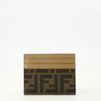 Imagen del tarjetero Baguette marrón de Fendi para mujer - Temporada Primavera-Verano 2026 - Vista Frontal