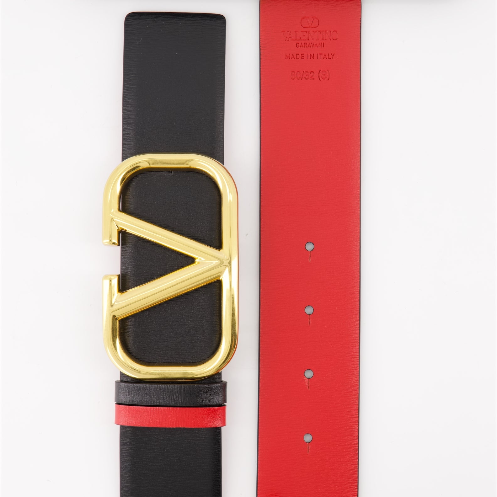 New Valentino Garavani V logo Reversible Black/Red Leather Belt with V Buckle Valentino Garavani V logo reversible leather belt|TW2T0S10ZFR0SM main image 2
