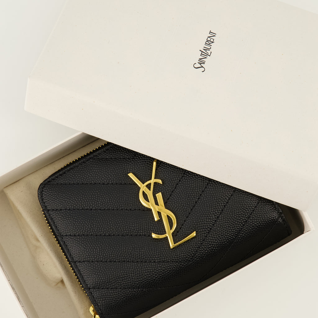 Image of the Cassandre black wallets by Saint Laurent for Women - Spring-Summer 2026 - Detailed View_3