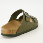 Imagen de las sandalias Arizona de la marca Birkenstock para hombres - Temporada Otoño-Invierno 2025 - Vista detallada desde arriba