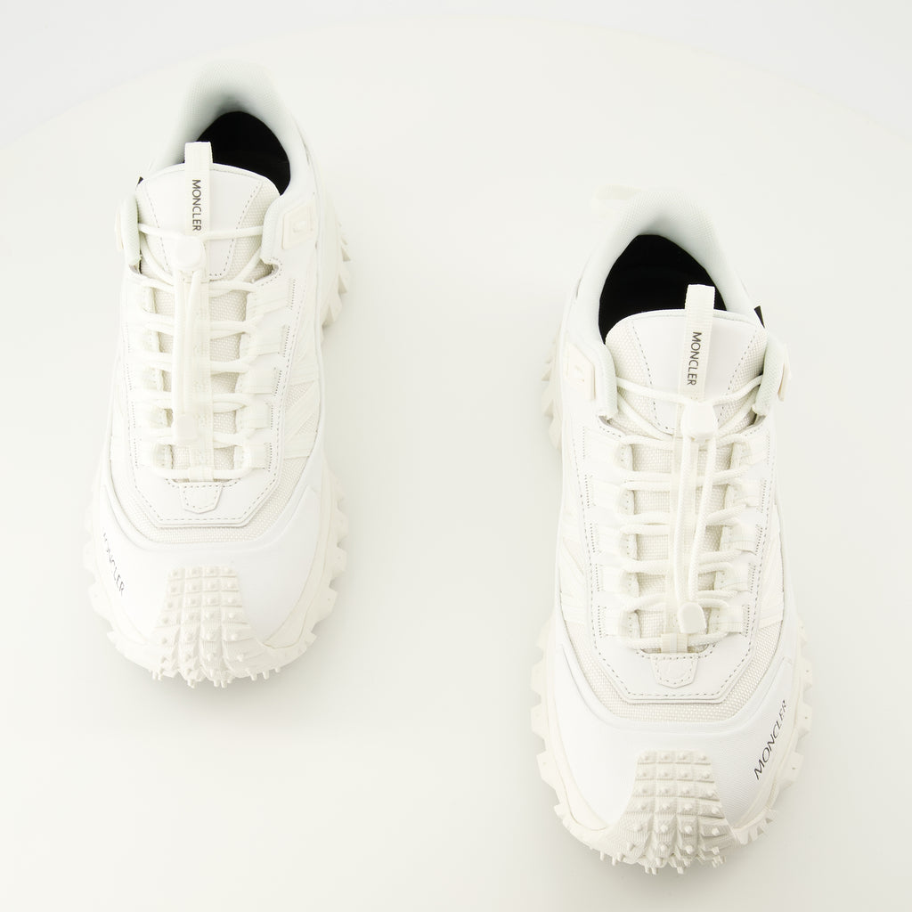 モンクレールのメンズ用トレイルグリップ GTX ホワイトスニーカーの画像 - 2026 年春夏 - 靴のペアの上面のビュー