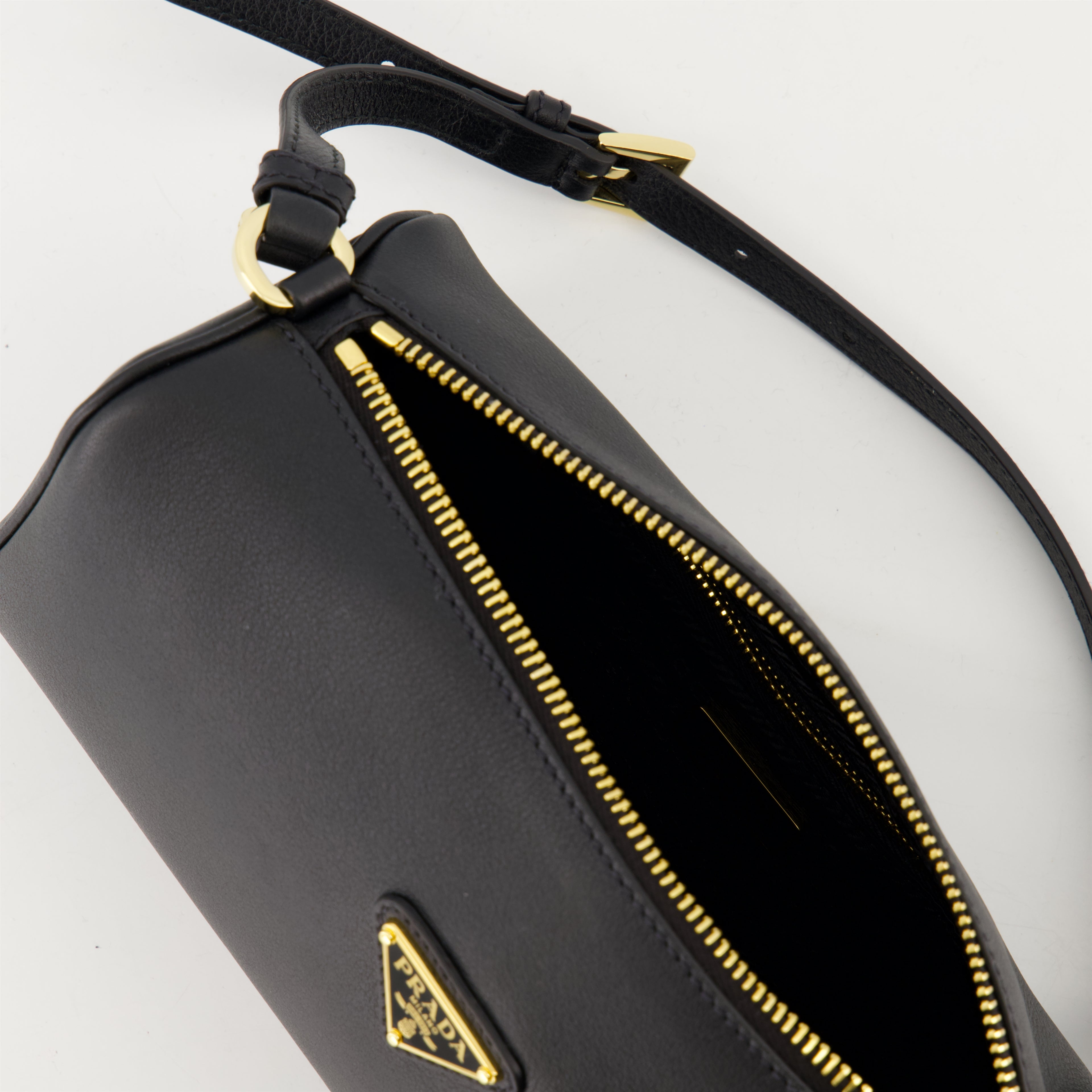 핸드백 및 숄더백 Sac à main en cuir Prada 검은색 Femme