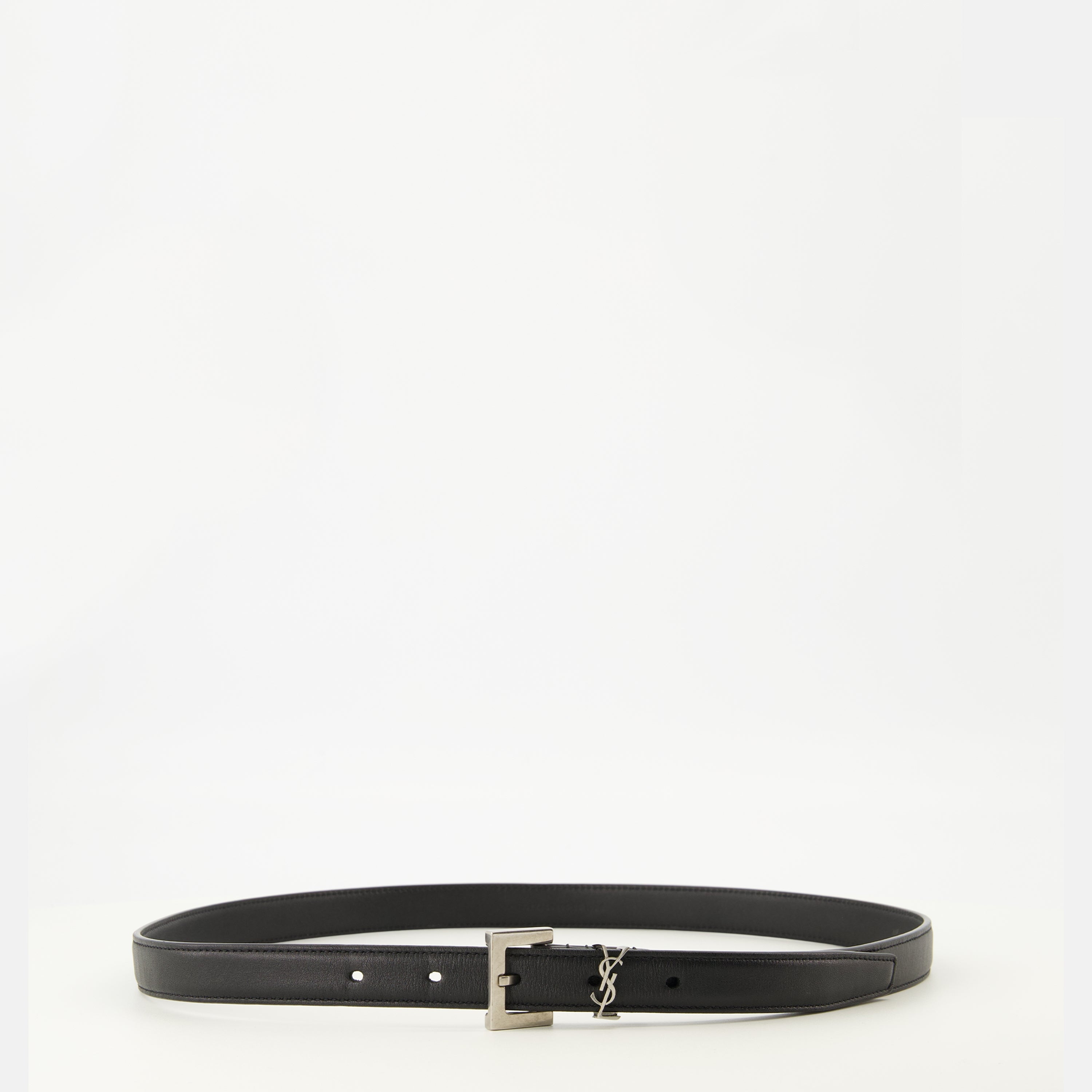 Image de l'article Ceinture Cassandre fine noir de la marque Saint Laurent pour Femme - Saison Automne-Hiver 2025 - Vue de Face