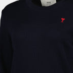 Bild des Ami-Herzpullovers der Marke Ami PARIS für Frauen - Herbst-Winter-Saison 2025 - Detailansicht 3