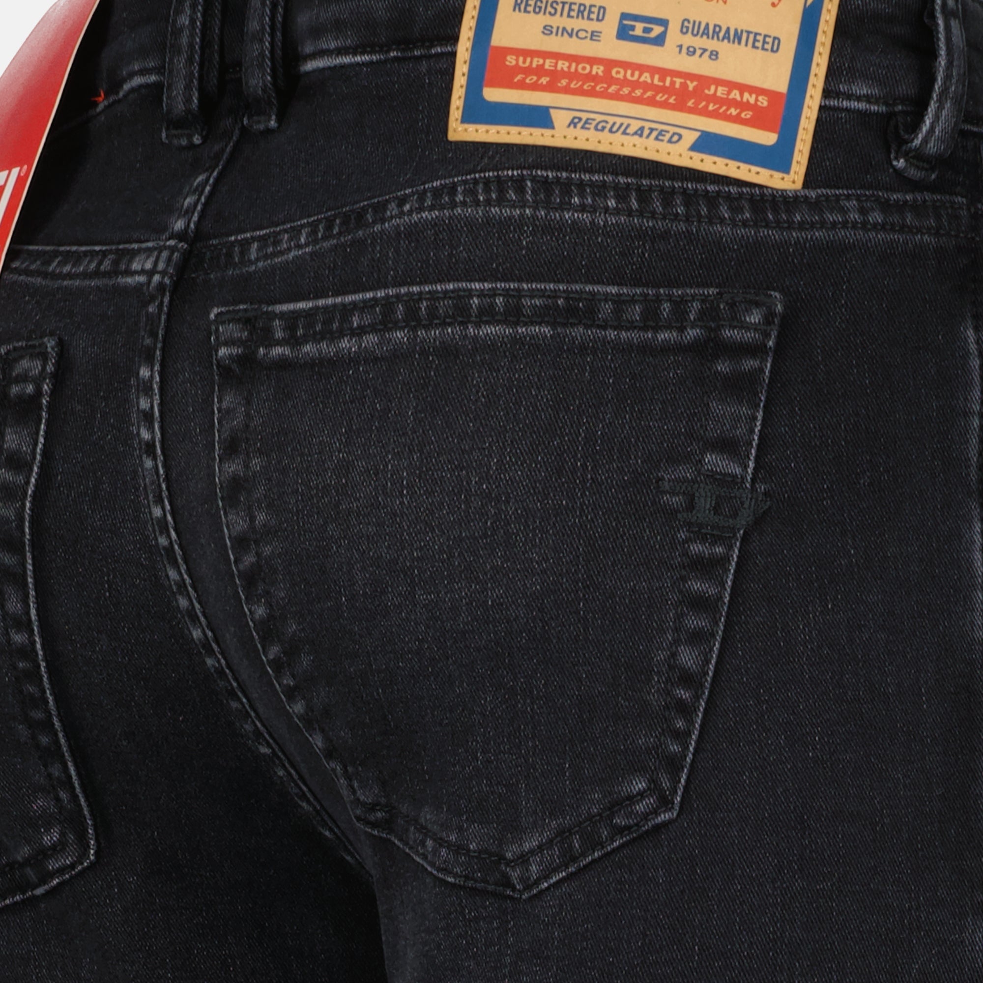 Image de l'article Jean Sleenker 1979 L.30 de la marque Diesel pour Homme - Saison Automne-Hiver 2025 - Vue détaillée_1