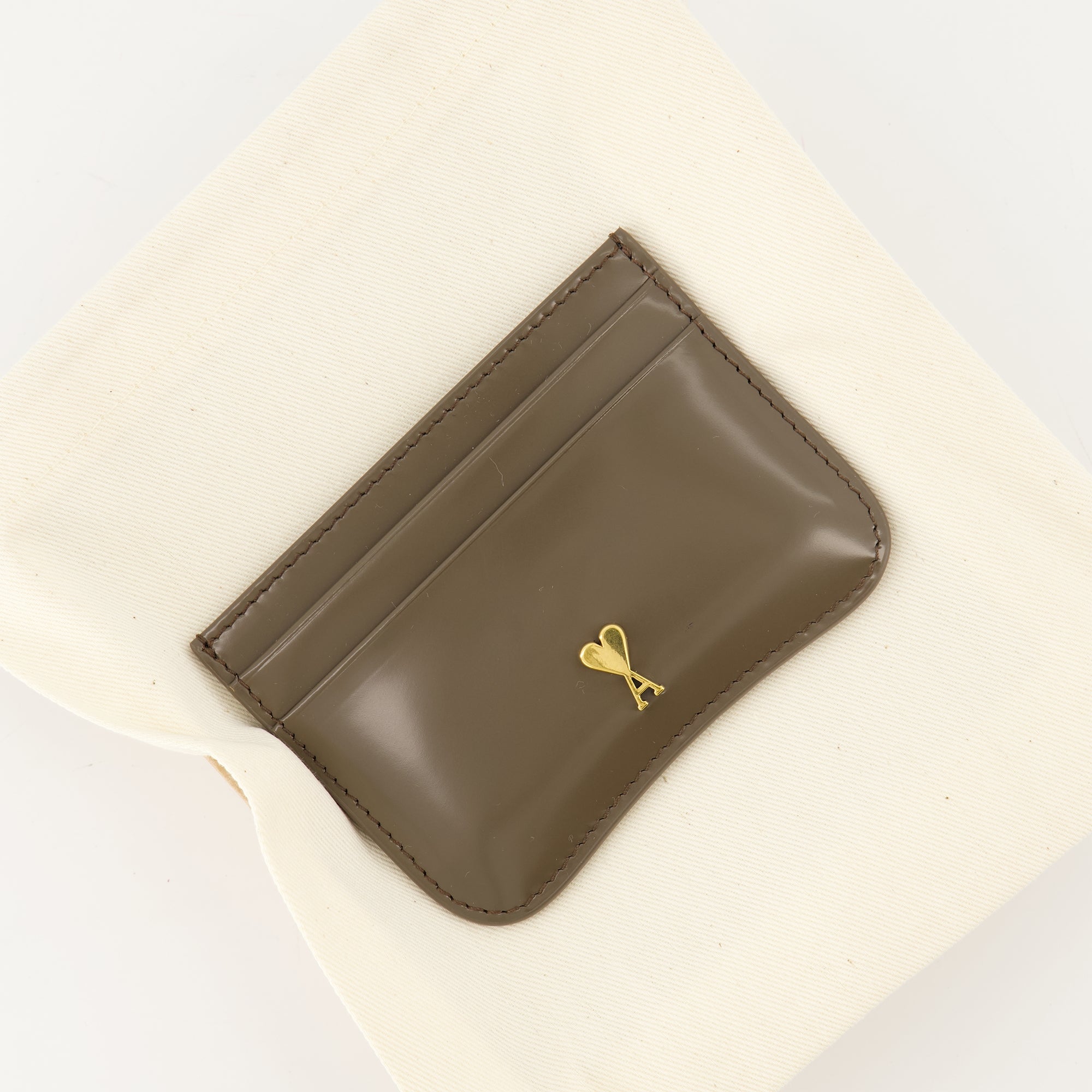 Imagem do porta-cartões Paris Paris da marca Ami PARIS para Unisex - Temporada Outono-Inverno 2025 - Vista Detalhada_2