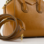 Sacs à main et épaule Sac Antigona en cuir Givenchy Marron Femme
