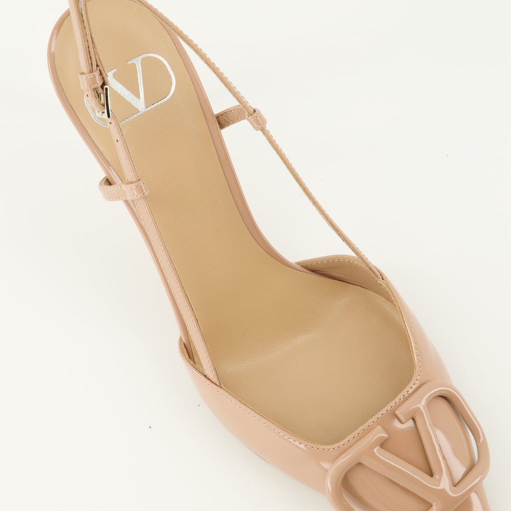 Imagen del artículo Zapatos de tacón VLogo de charol rosa de la marca Valentino Garavani para mujer - Temporada Primavera-Verano 2026 - Vista detallada desde arriba
