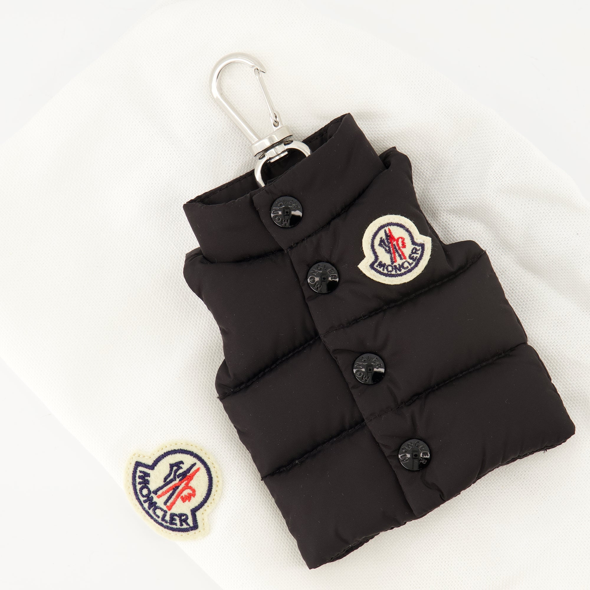 Image de l'article Porte-clés gilet de la marque Moncler pour Homme - Saison Automne-Hiver 2025 - Vue détaillée_2