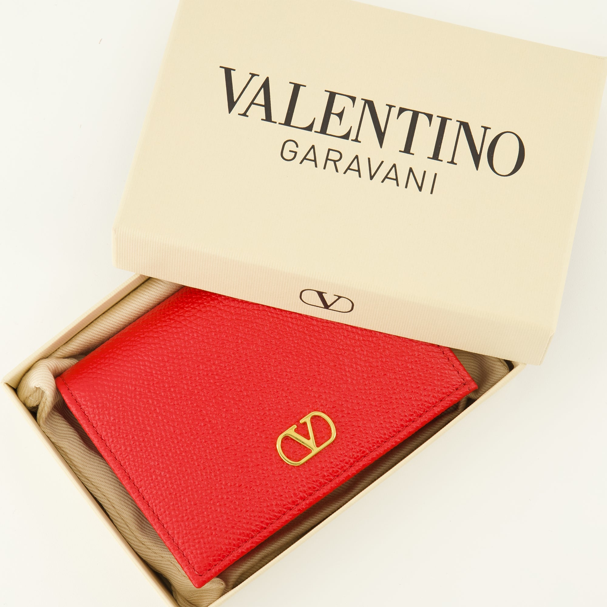 Image de l'article Portefeuilles Vlogo rouge de la marque Valentino Garavani pour Femme - Saison Printemps-Été 2026 - Vue détaillée_3