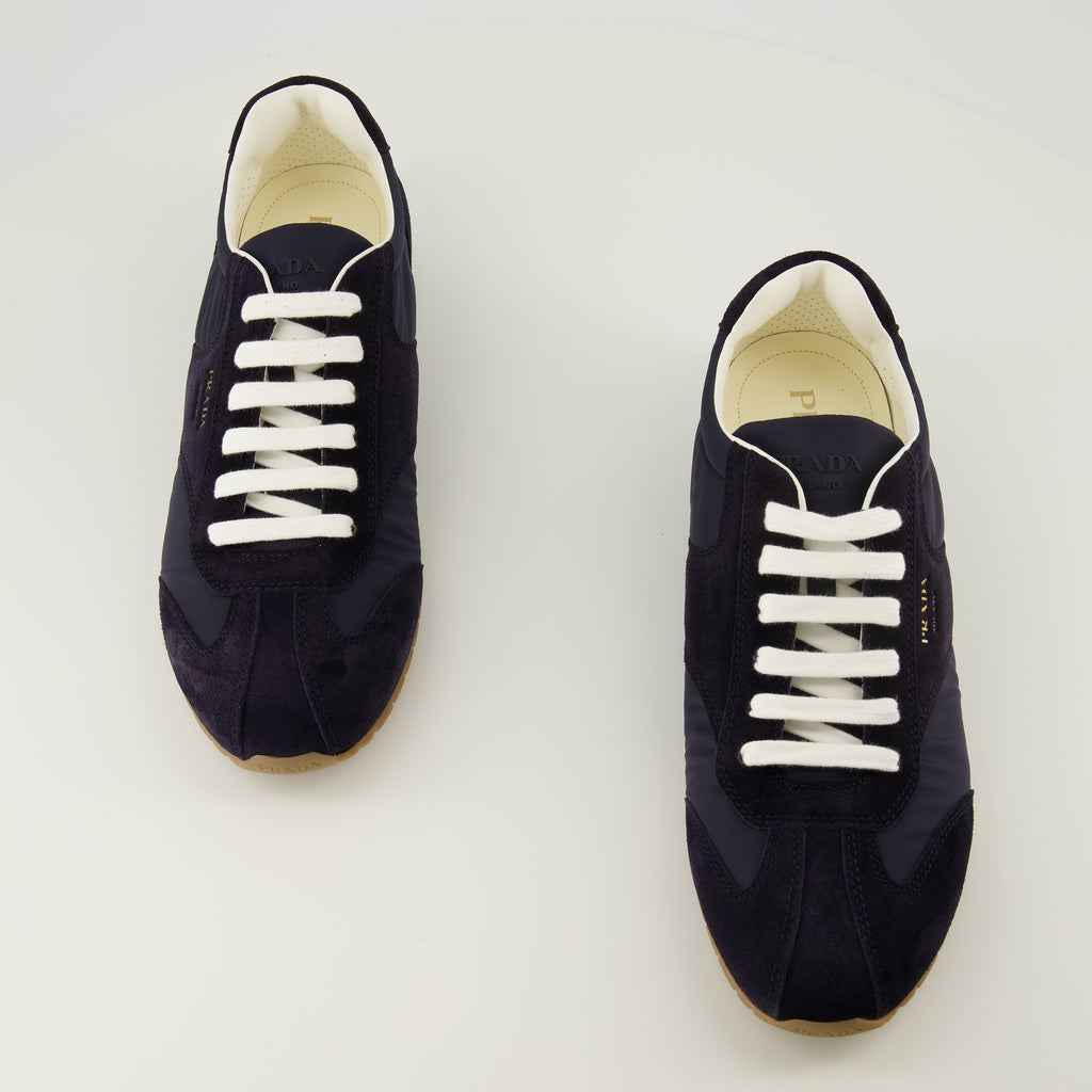 Image de l'article Bakets Prax basses bleu marine de la marque Prada pour Homme - Saison Printemps-Été 2026 - Vue de dessus paire de chaussure