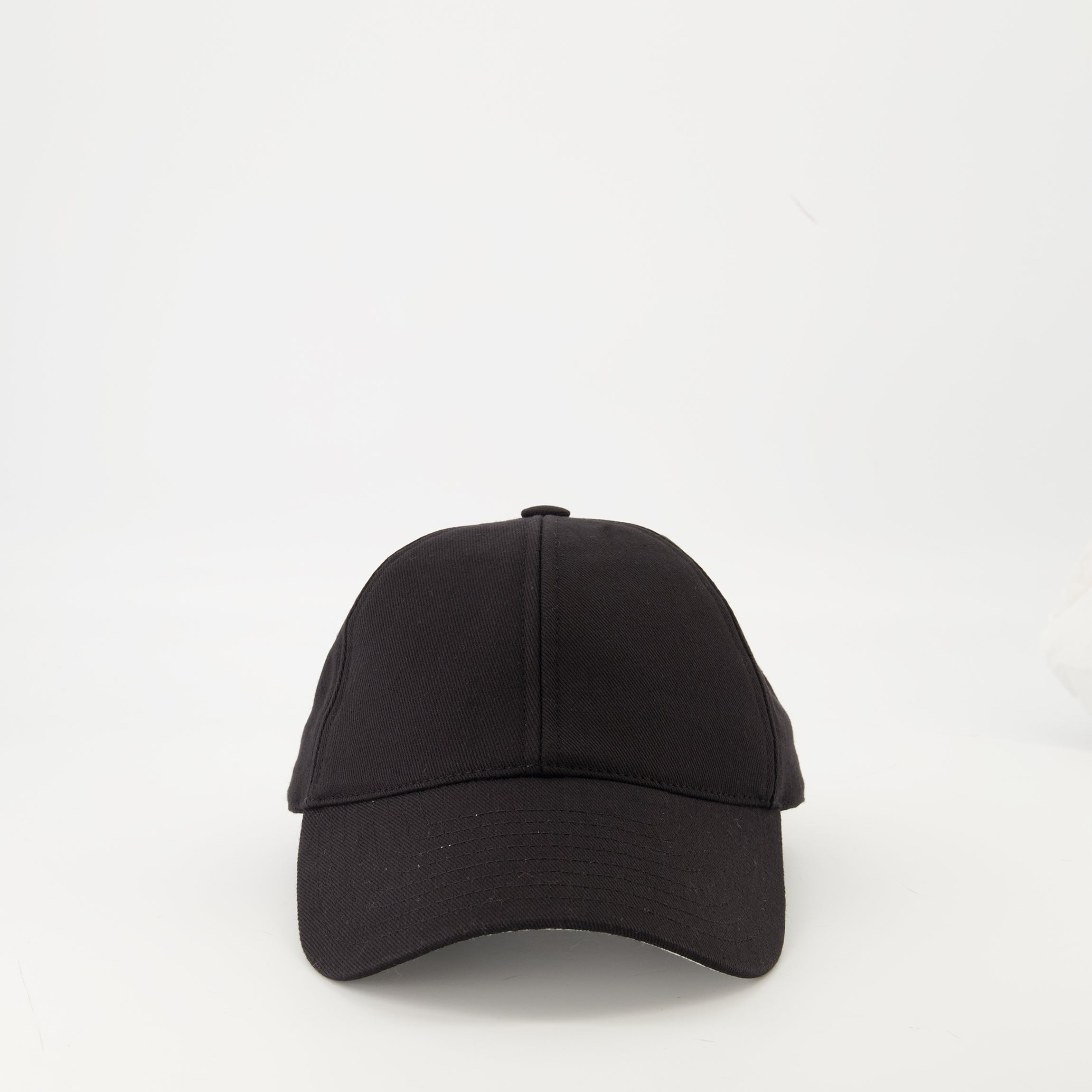 Image of the embroidered cap by Courrèges for Unisex - Autumn-Winter Season 2025 - Front View