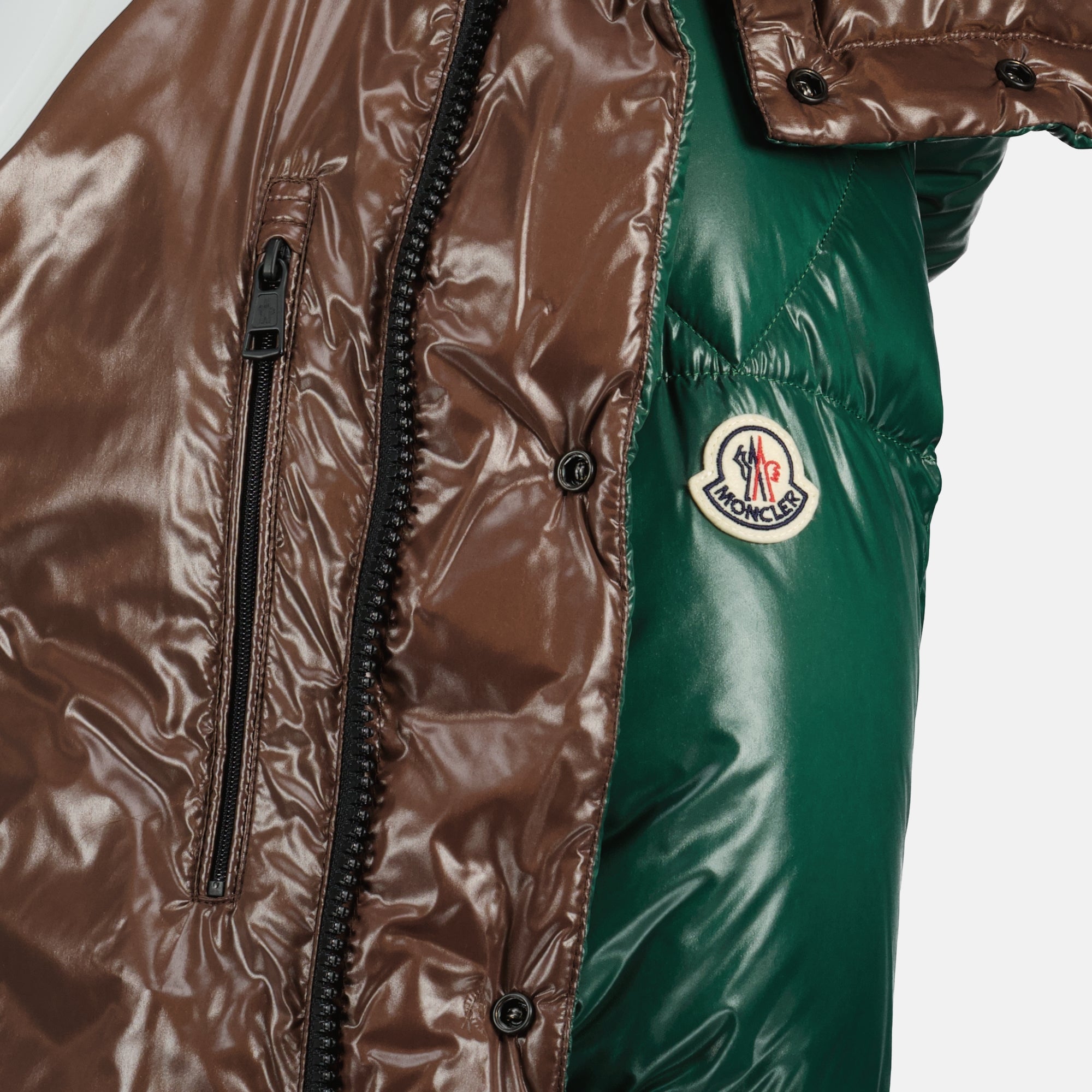Image of the Parana khaki down jacket from the Moncler brand for Men - Autumn-Winter 2025 - Detailed View_2