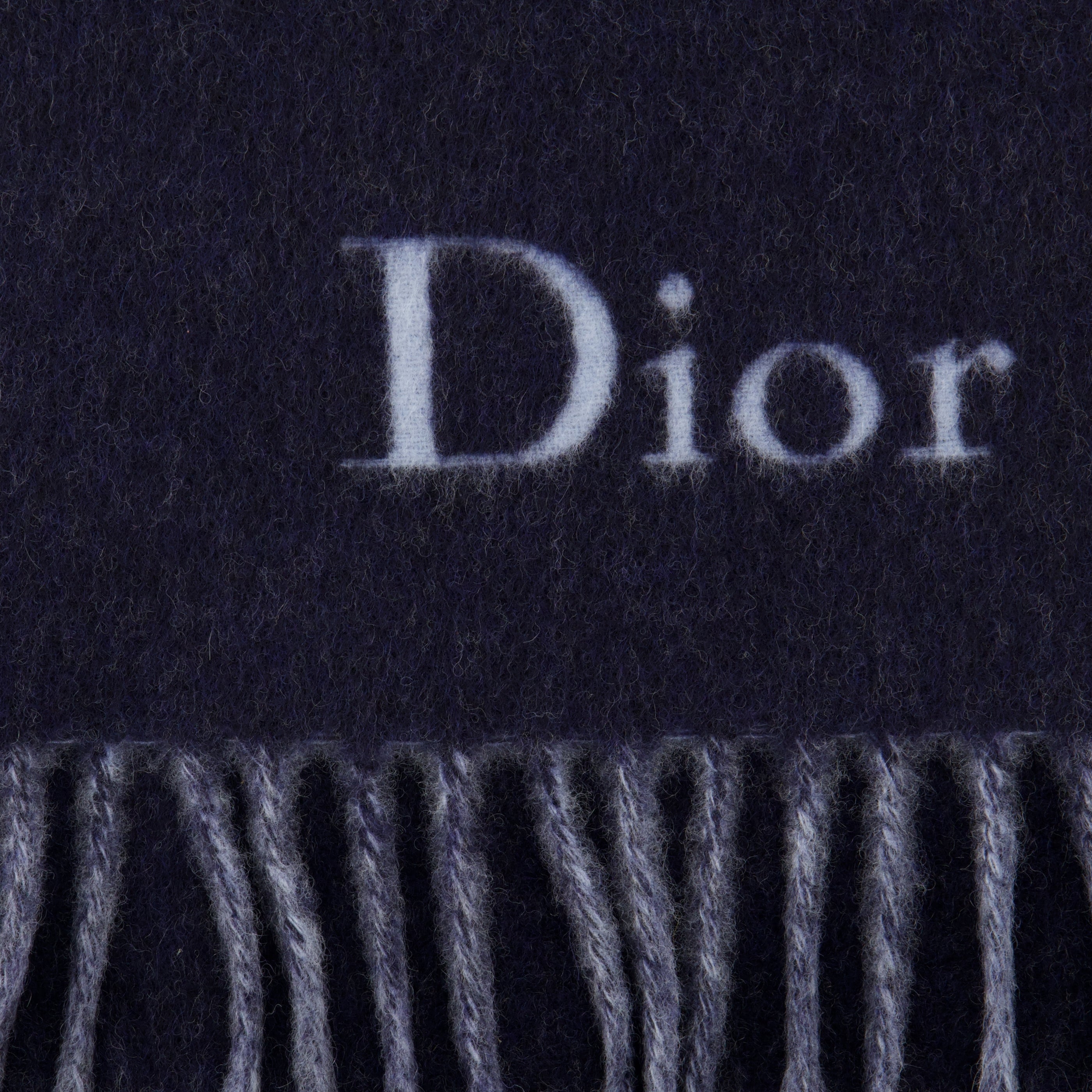 Image of the article Double-faced wool scarf in blue and navy by Dior for Men - Spring-Summer 2026 - Detailed View_2