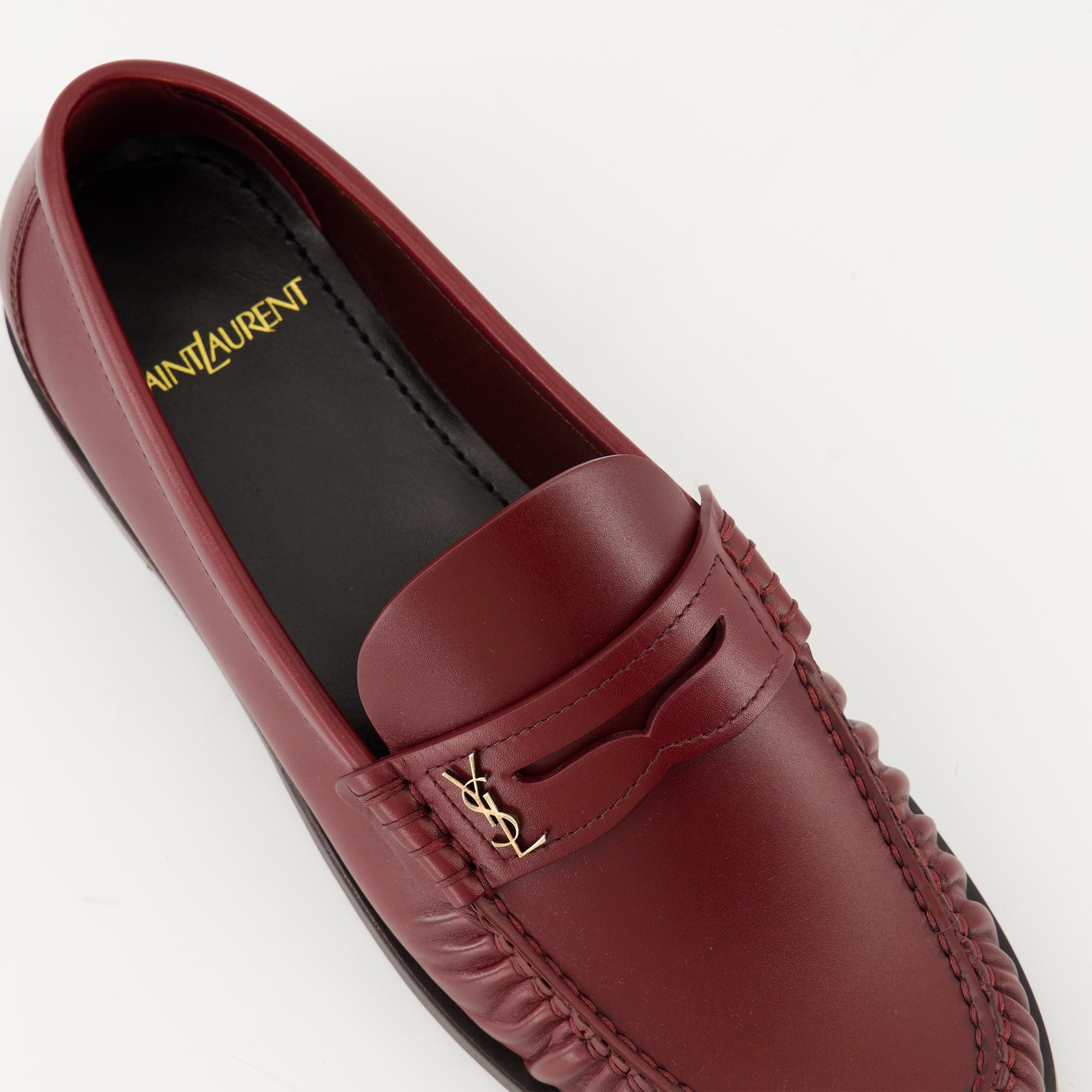 Image of the Laurent loafers from the brand Saint Laurent for Women - Autumn-Winter 2025 Season - Detailed top view