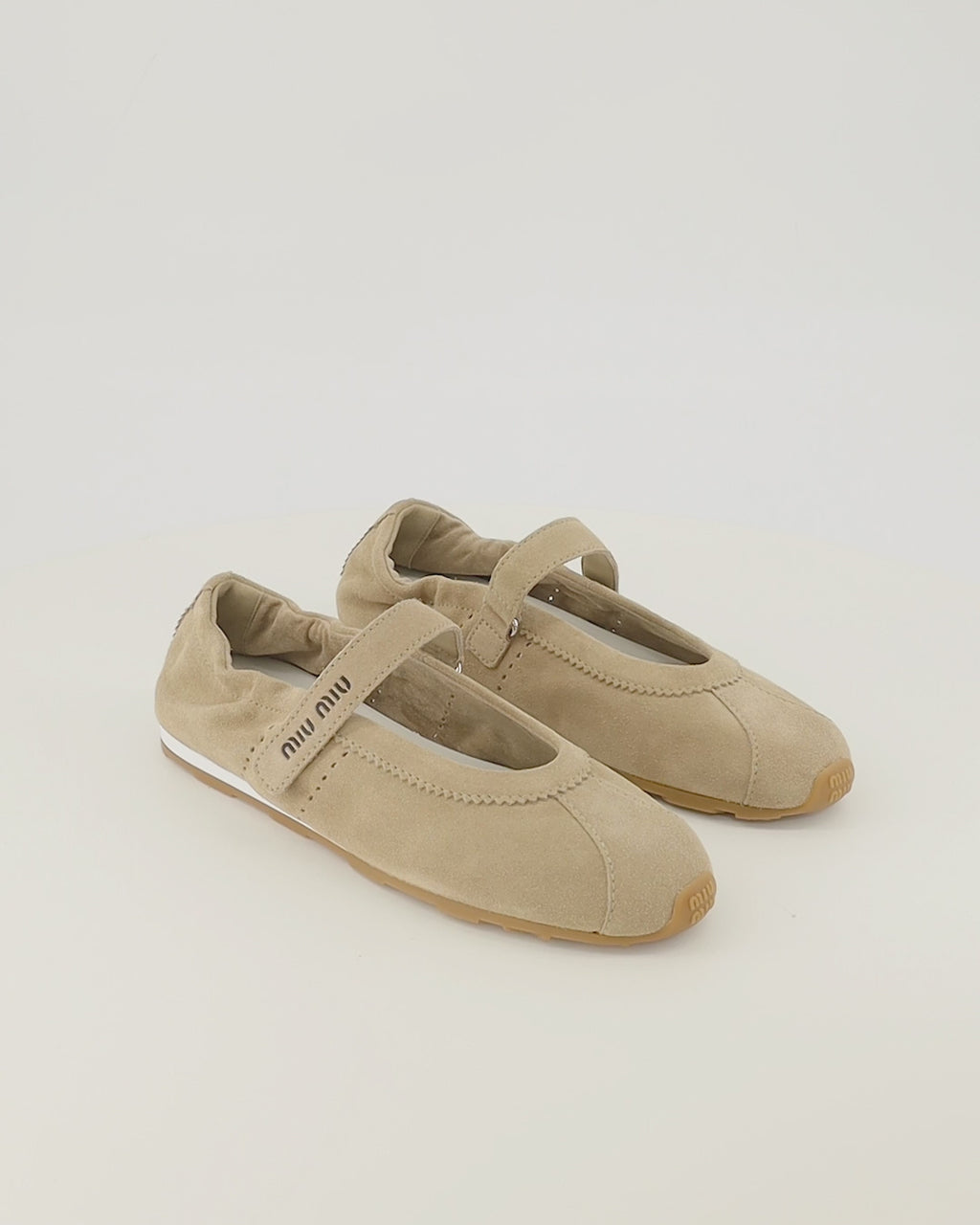 Chaussures plates Plume Ballerinas aus beigem Wildleder Miu Miu Beige Femme
