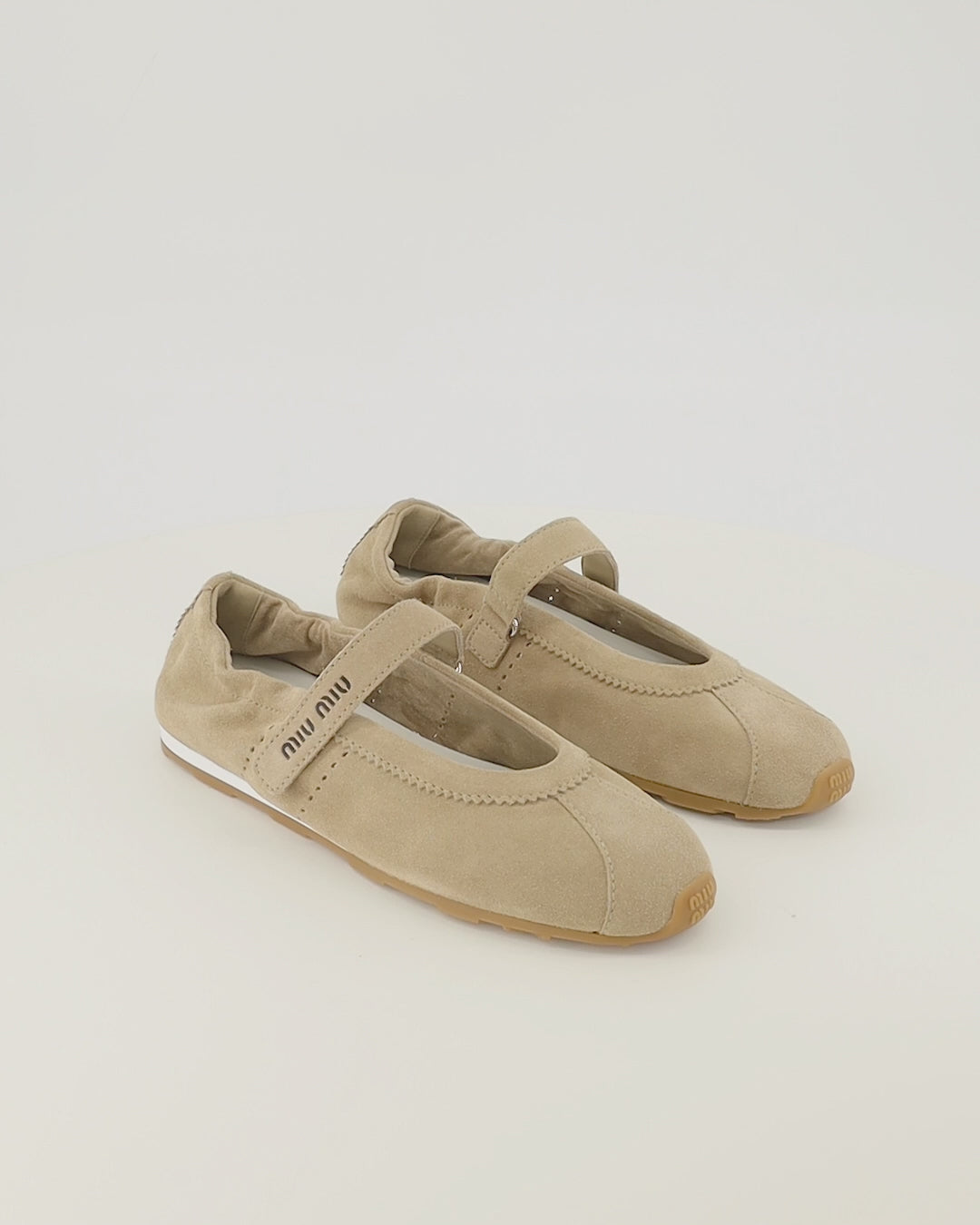 Chaussures plates 플룸 발레 플랫 - 베이지 스웨이드 Miu Miu Beige Femme