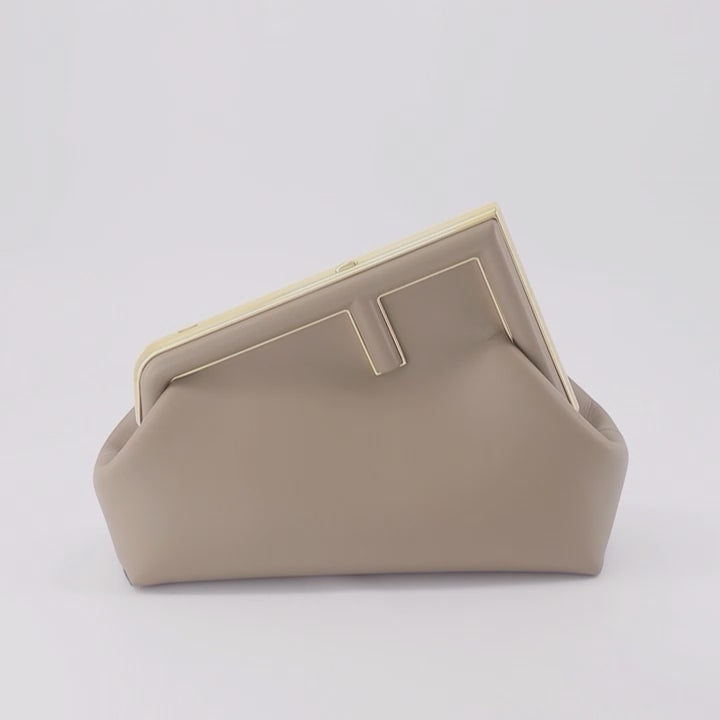 Sacs bandoulière Sac Fendi First Fendi Beige Femme