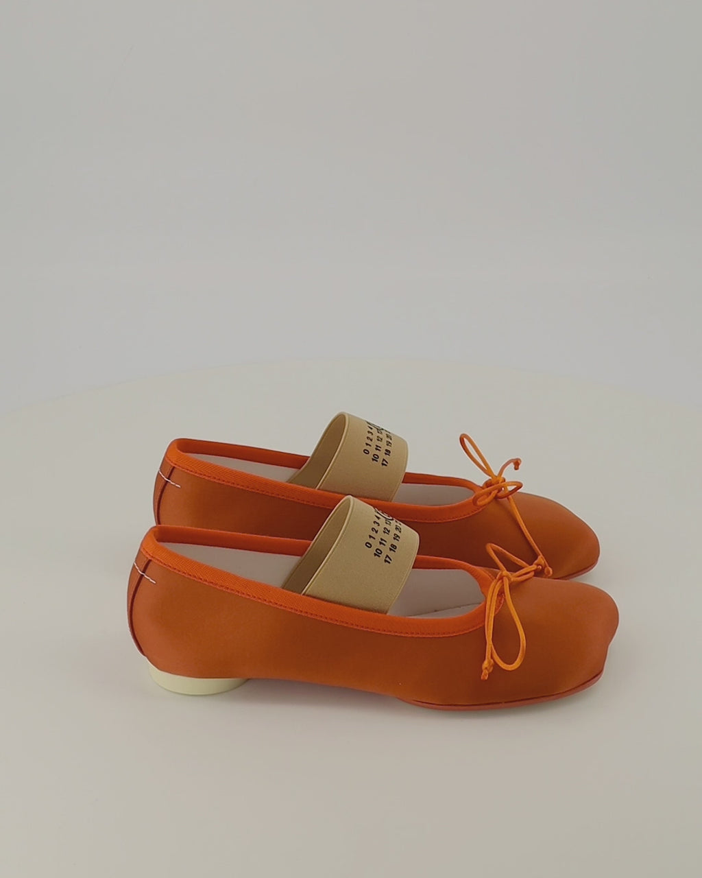 Chaussures plates Ballerines Anatomic Numeric en satin orange Mm6 Orange Femme
