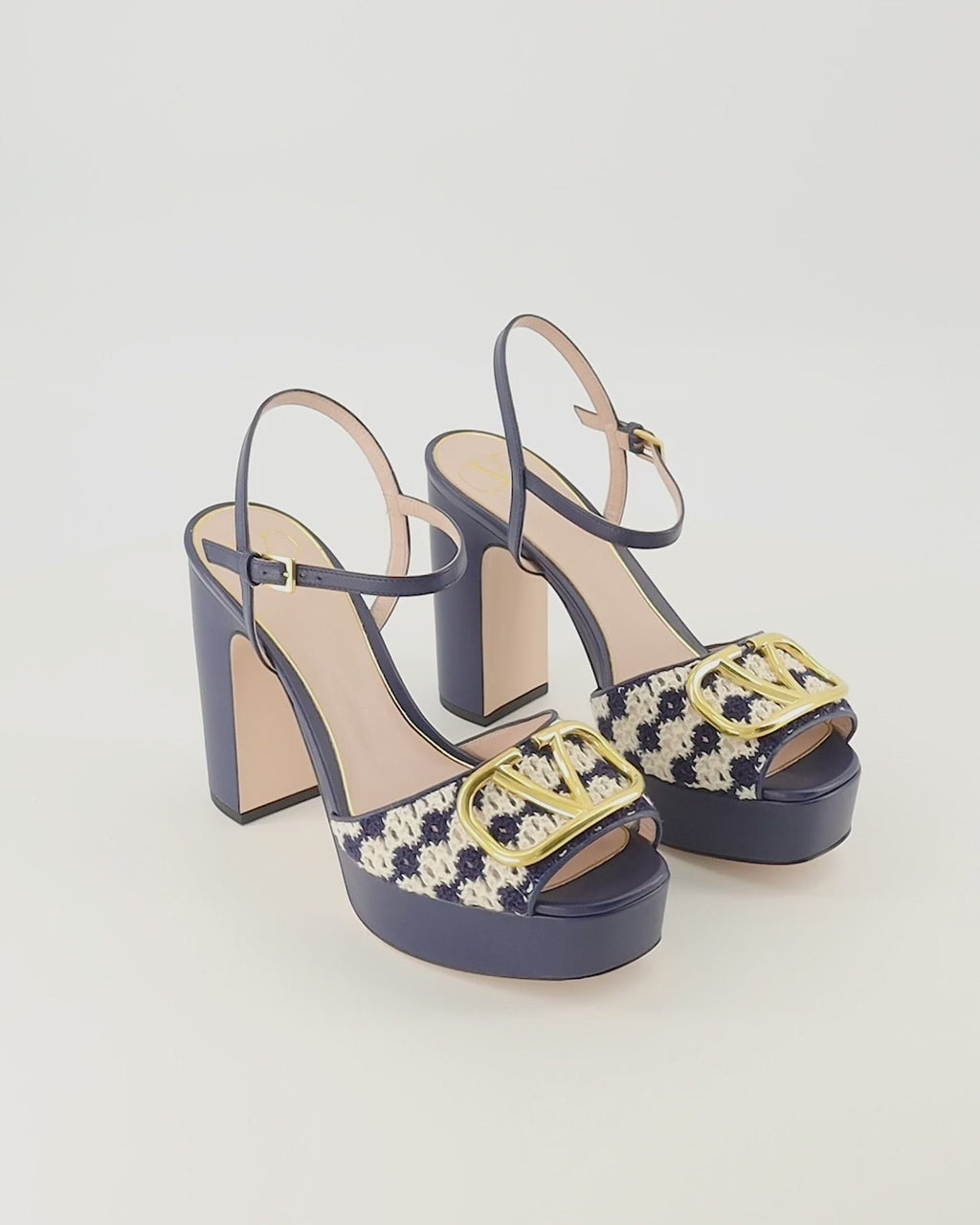 Chaussures ouvertes VLogo ネイビーブルーヒール Valentino Garavani Bleu foncé Femme