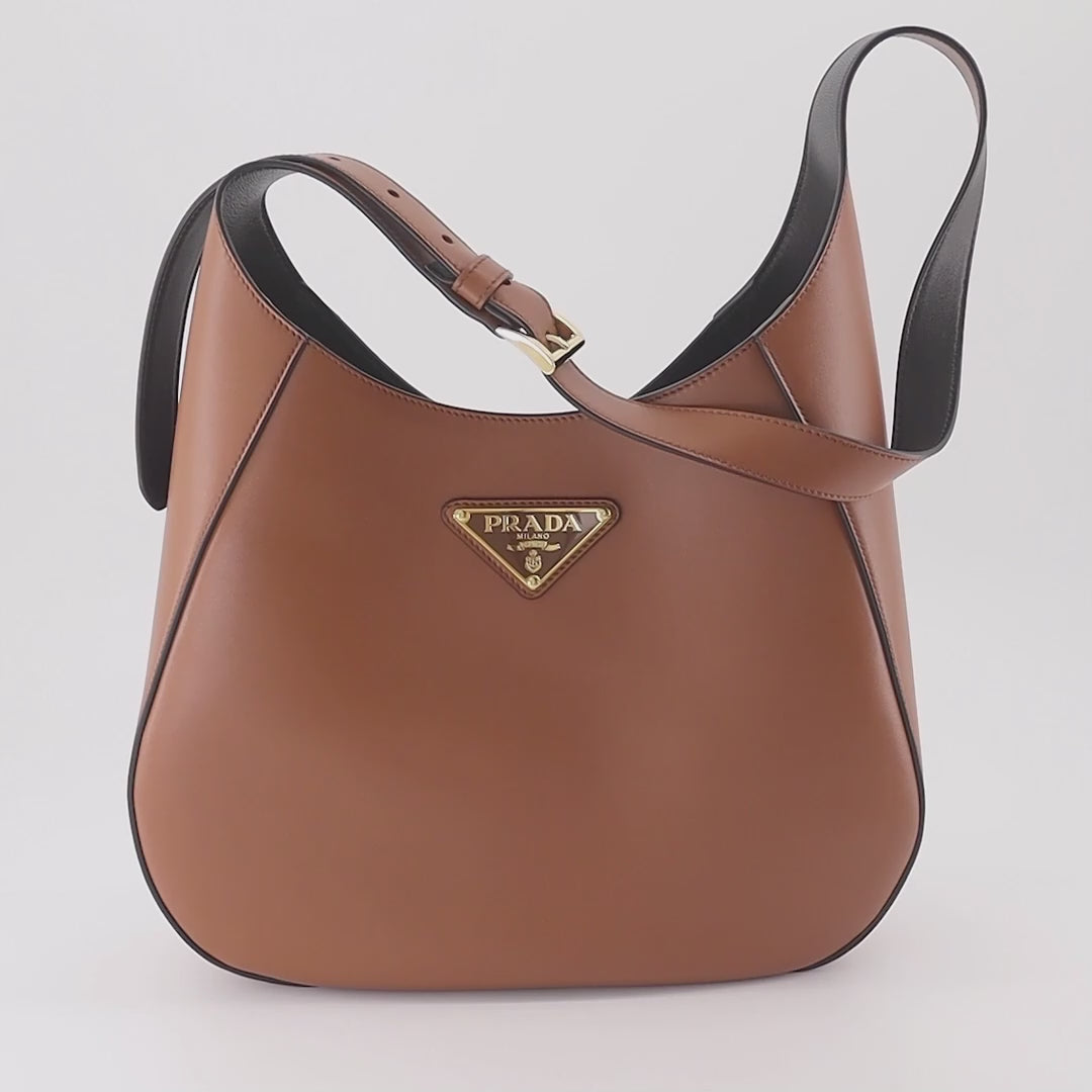 Sacs à main et épaule Sac à bandoulière en cuir Prada Marron Femme