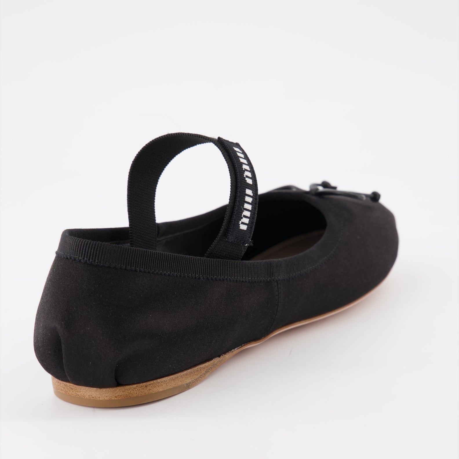 플랫 슈즈 Ballerines en soie Miu Miu 검은색 Femme