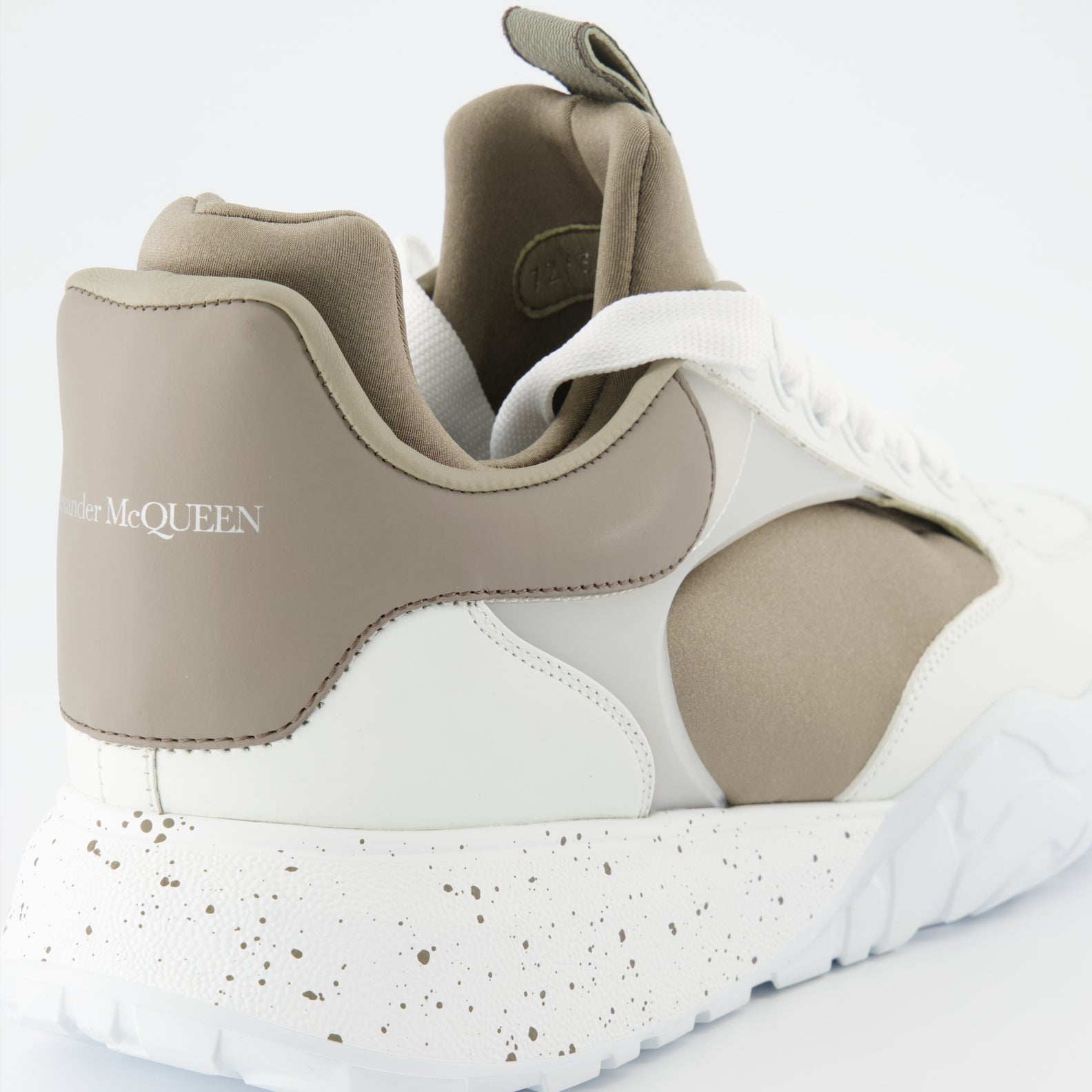 Sneaker Baskets Court Trainers Alexander McQueen Beige Homme