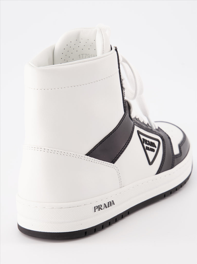 Sneaker Baskets en cuir Prada Weiß Femme