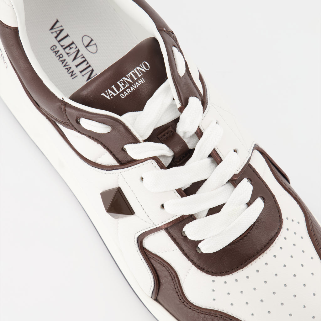 Baskets One Stud marron blanc