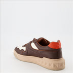 Sneaker Baskets One Stud Valentino Garavani Braun Homme