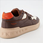 Sneaker Baskets One Stud Valentino Garavani Braun Homme