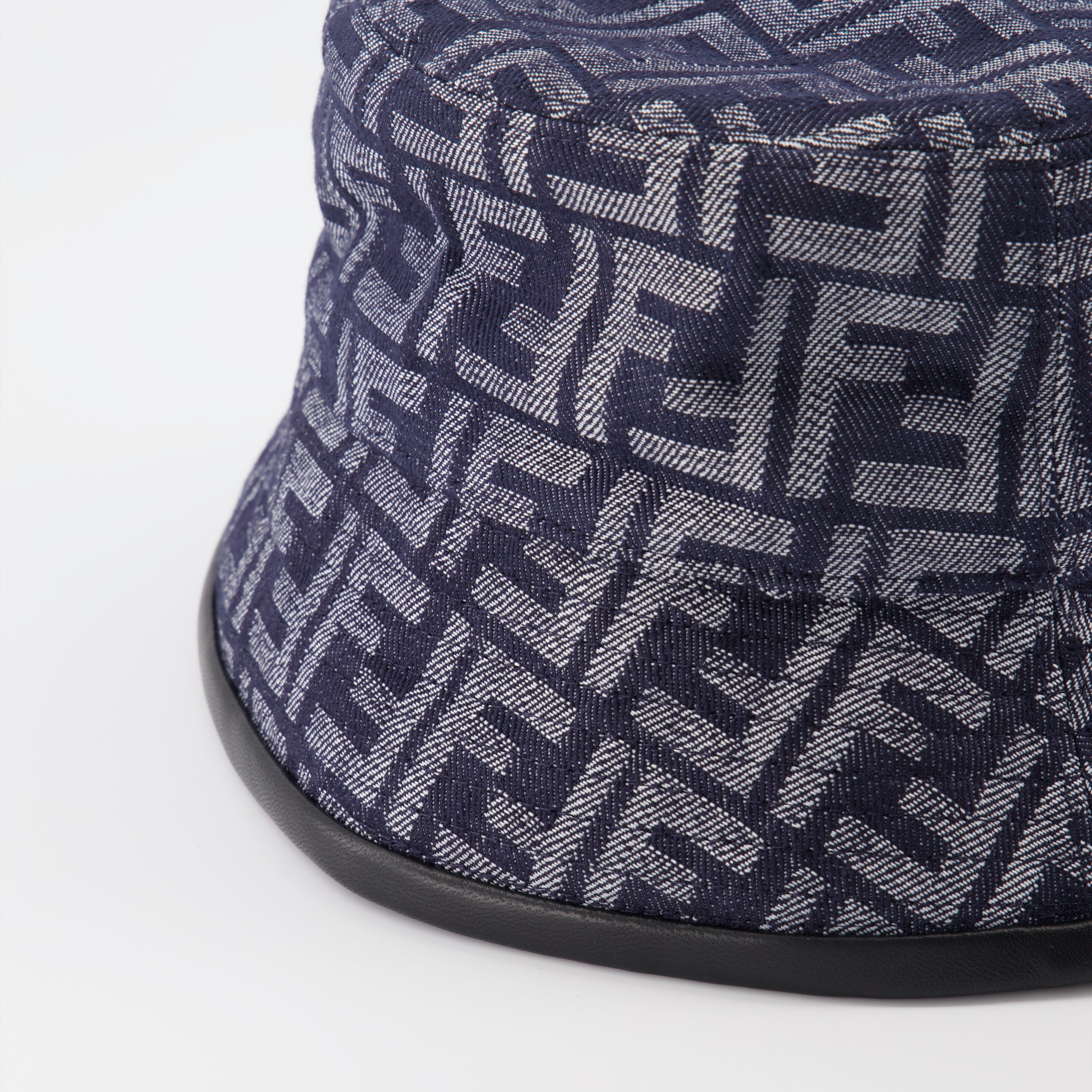 Hat Cappello Fendi Blu Berretti Fendi In Poliestere Blu Taglia 58