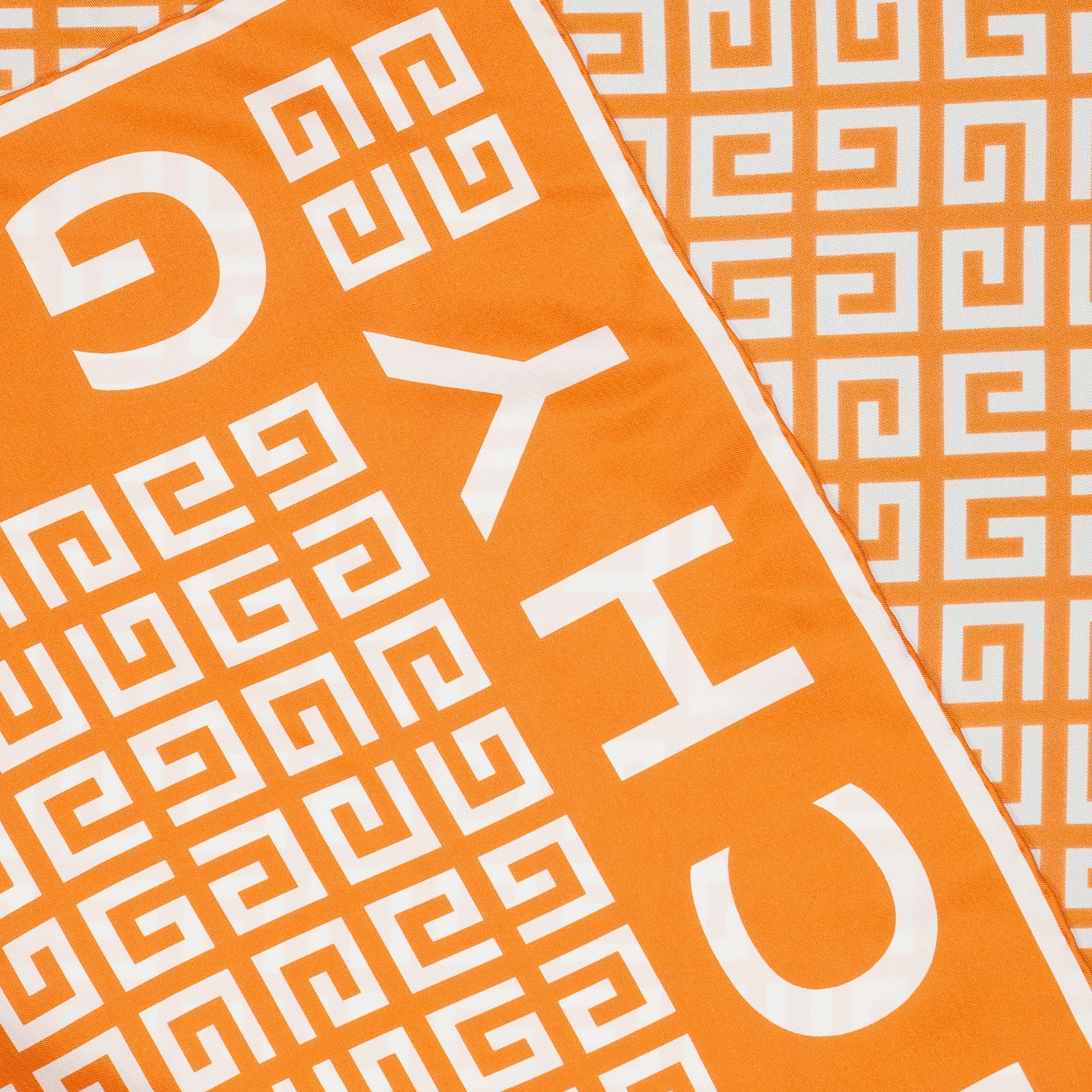 Écharpes, foulards et gants Carré de soie 4G Givenchy Orange Femme