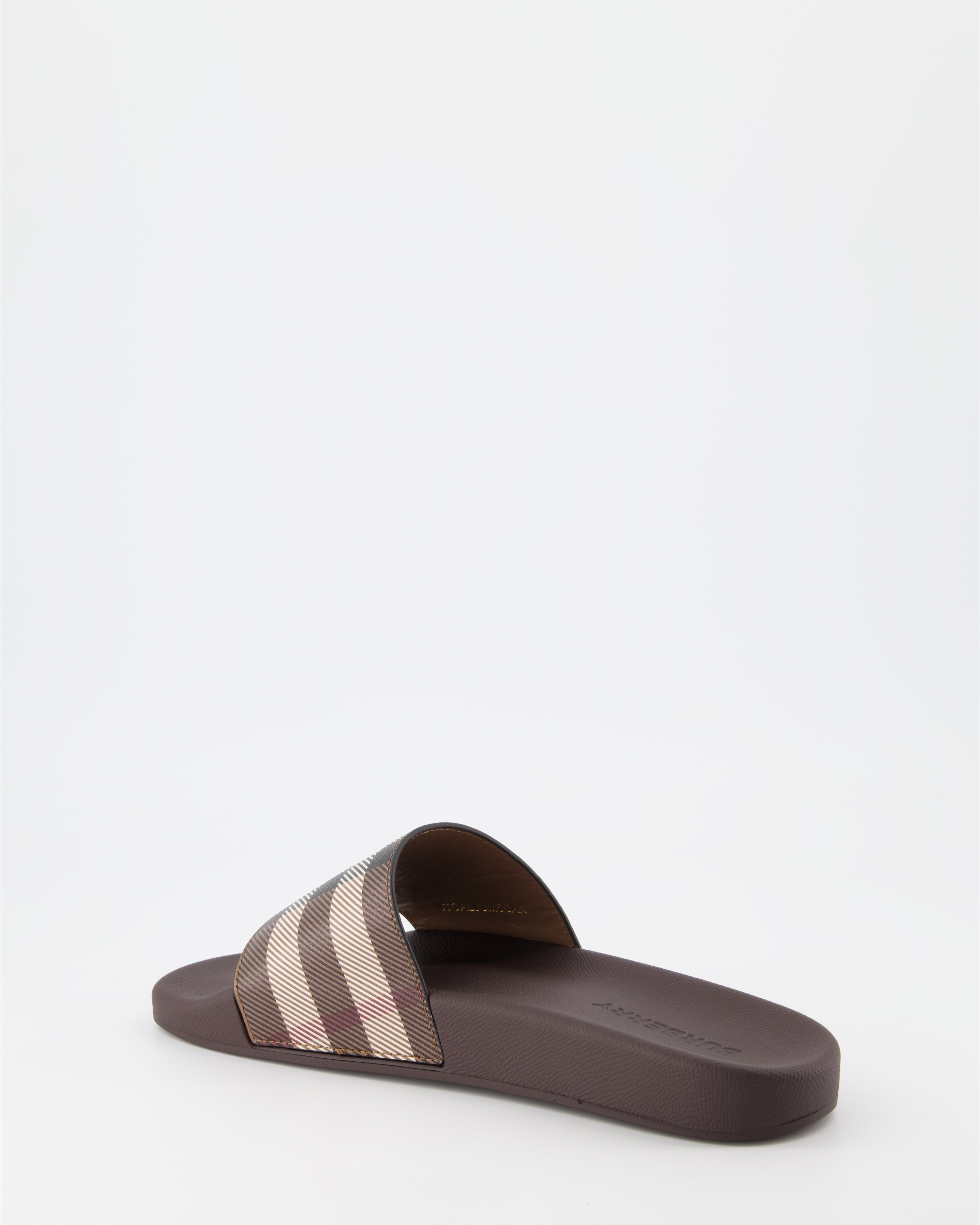 Chaussures ouvertes Claquettes à carreaux Burberry Marron Homme