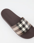 Chaussures ouvertes Claquettes à carreaux Burberry Marron Homme