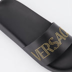 Chaussures ouvertes Claquettes à logo Versace Noir Homme