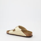 Chaussures ouvertes Claquettes Arizona Birkenstock Doré Femme